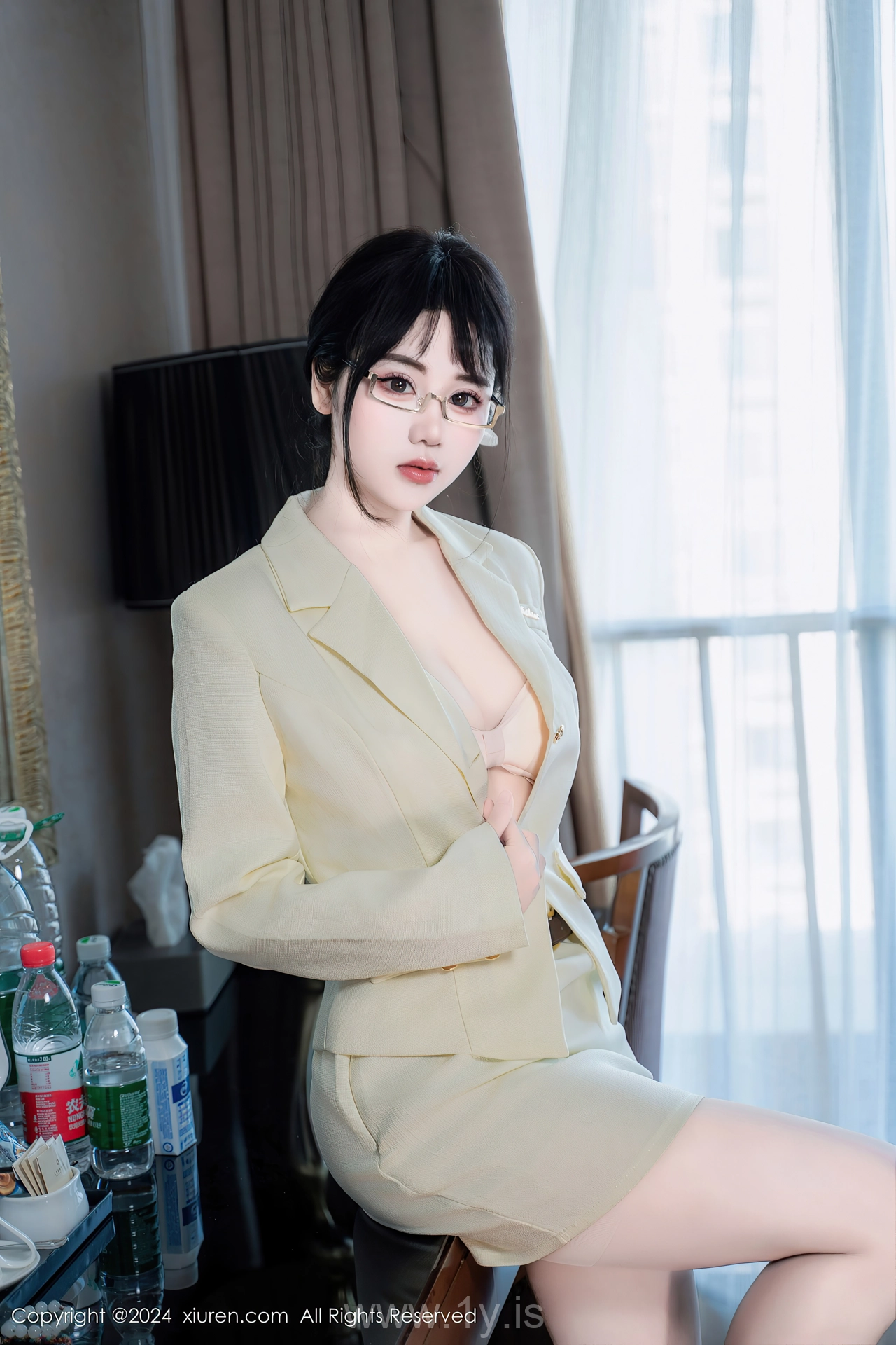 XIUREN(秀人网) No.8717 Elegant Asian Diva 汐汐爱吃草莓