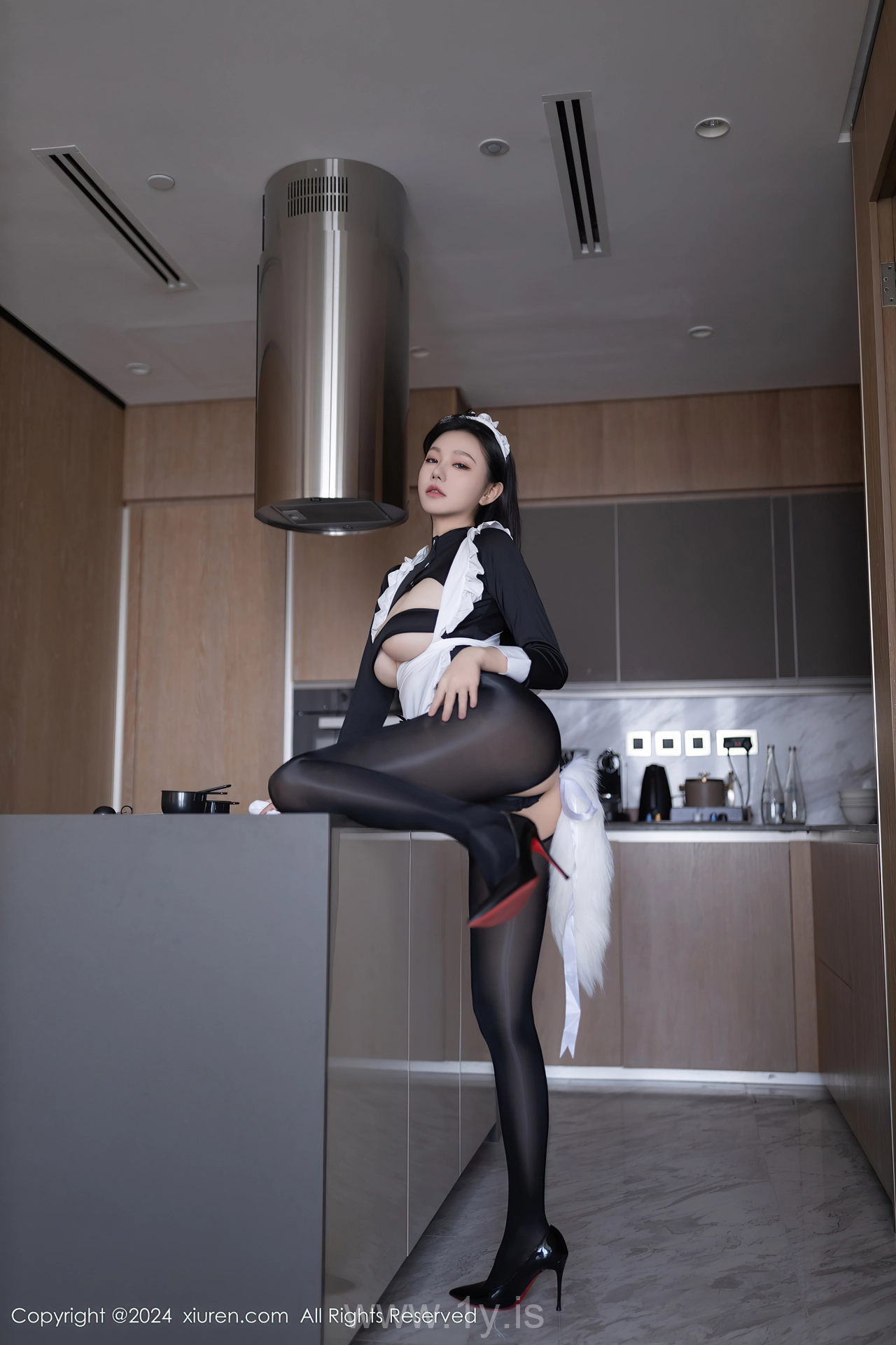 XIUREN(秀人网) No.8720 Angelic Asian Siren 安然anran