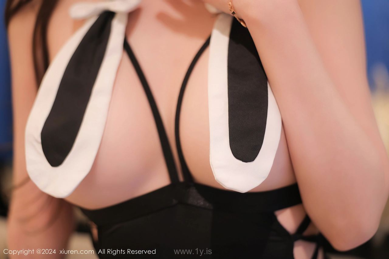 XIUREN(秀人网) No.8736 Graceful Asian Homebody Girl 奶喵喵