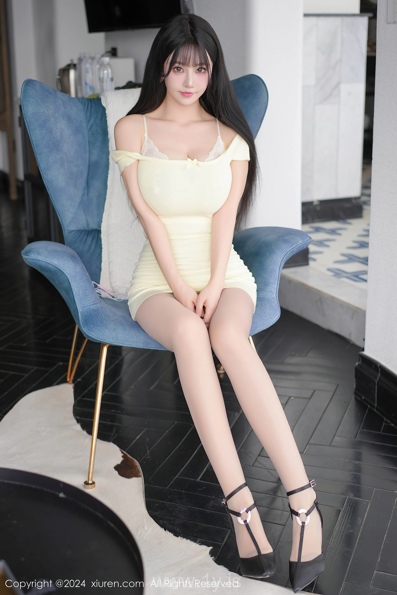 XIUREN(秀人网) No.8737 Slender & Seductive Asian Enigma 朱可儿Flora