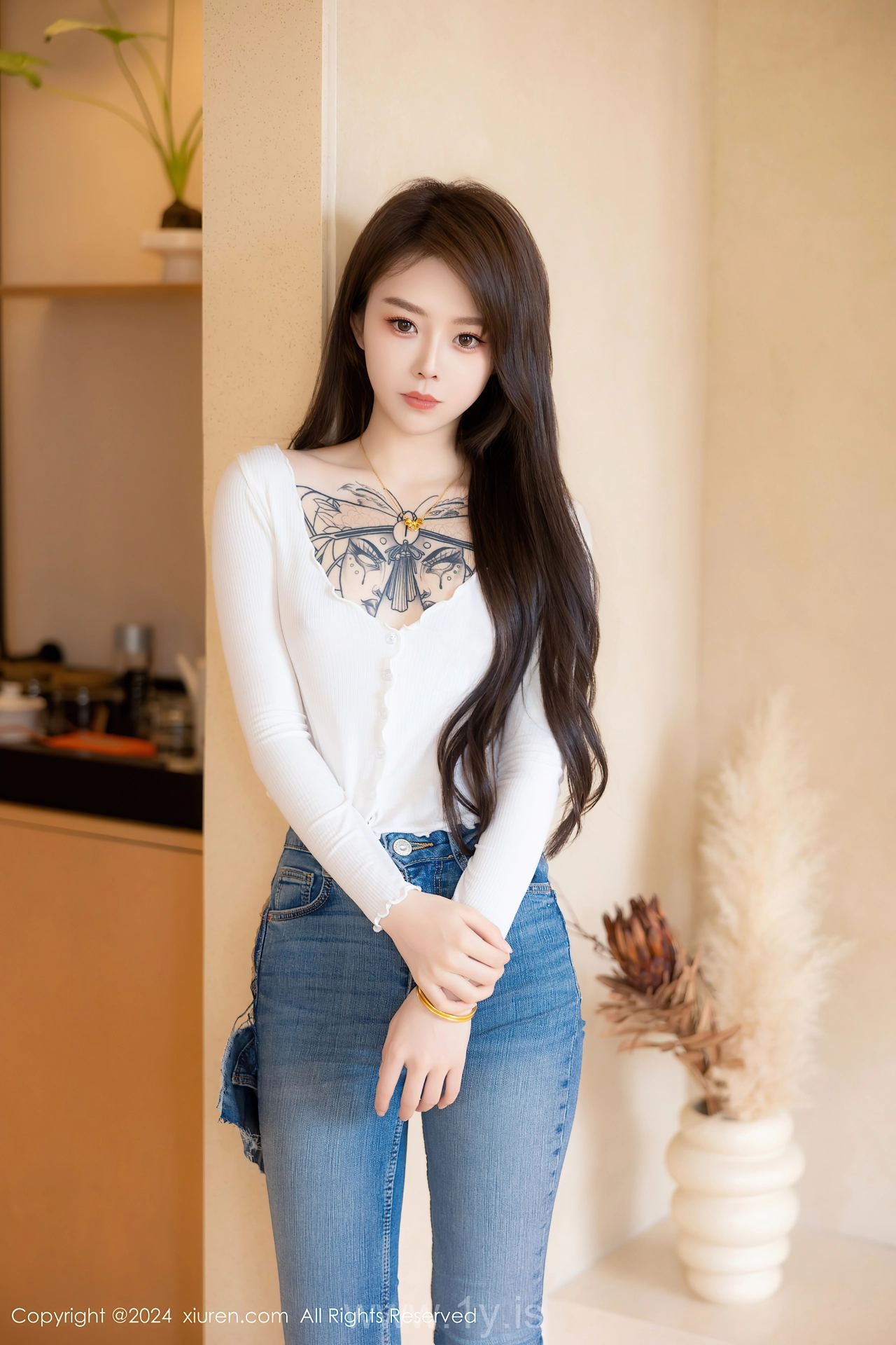 XIUREN(秀人网) No.8740 Flawless & Trendy Asian Beauty 奶瓶