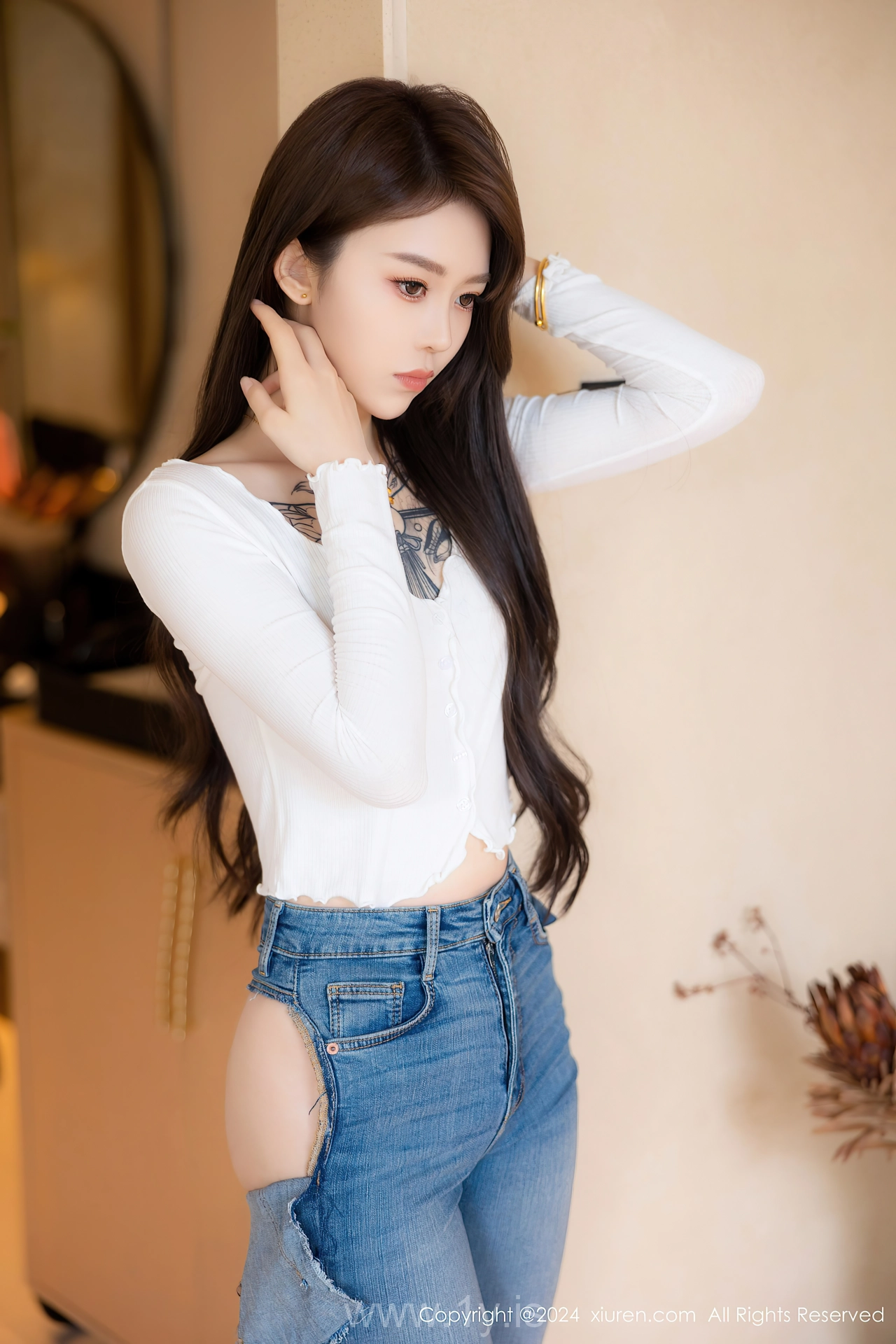 XIUREN(秀人网) No.8740 Flawless & Trendy Asian Beauty 奶瓶