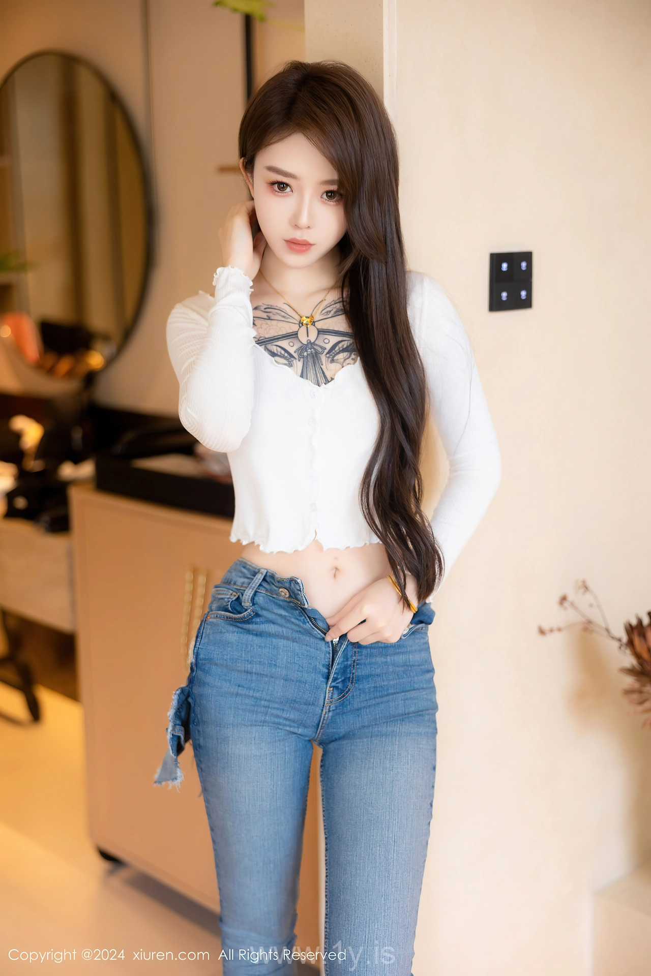 XIUREN(秀人网) No.8740 Flawless & Trendy Asian Beauty 奶瓶