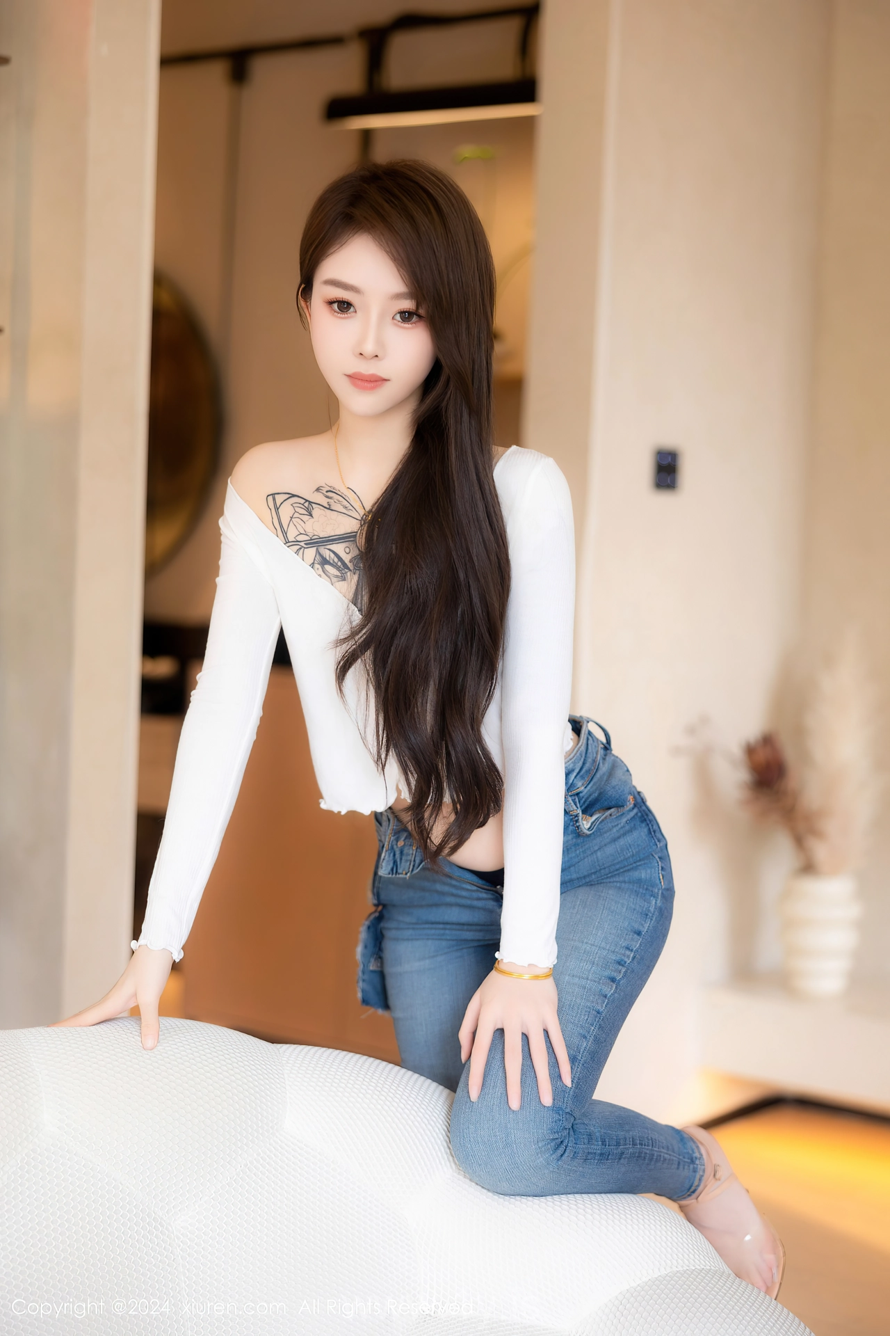 XIUREN(秀人网) No.8740 Flawless & Trendy Asian Beauty 奶瓶