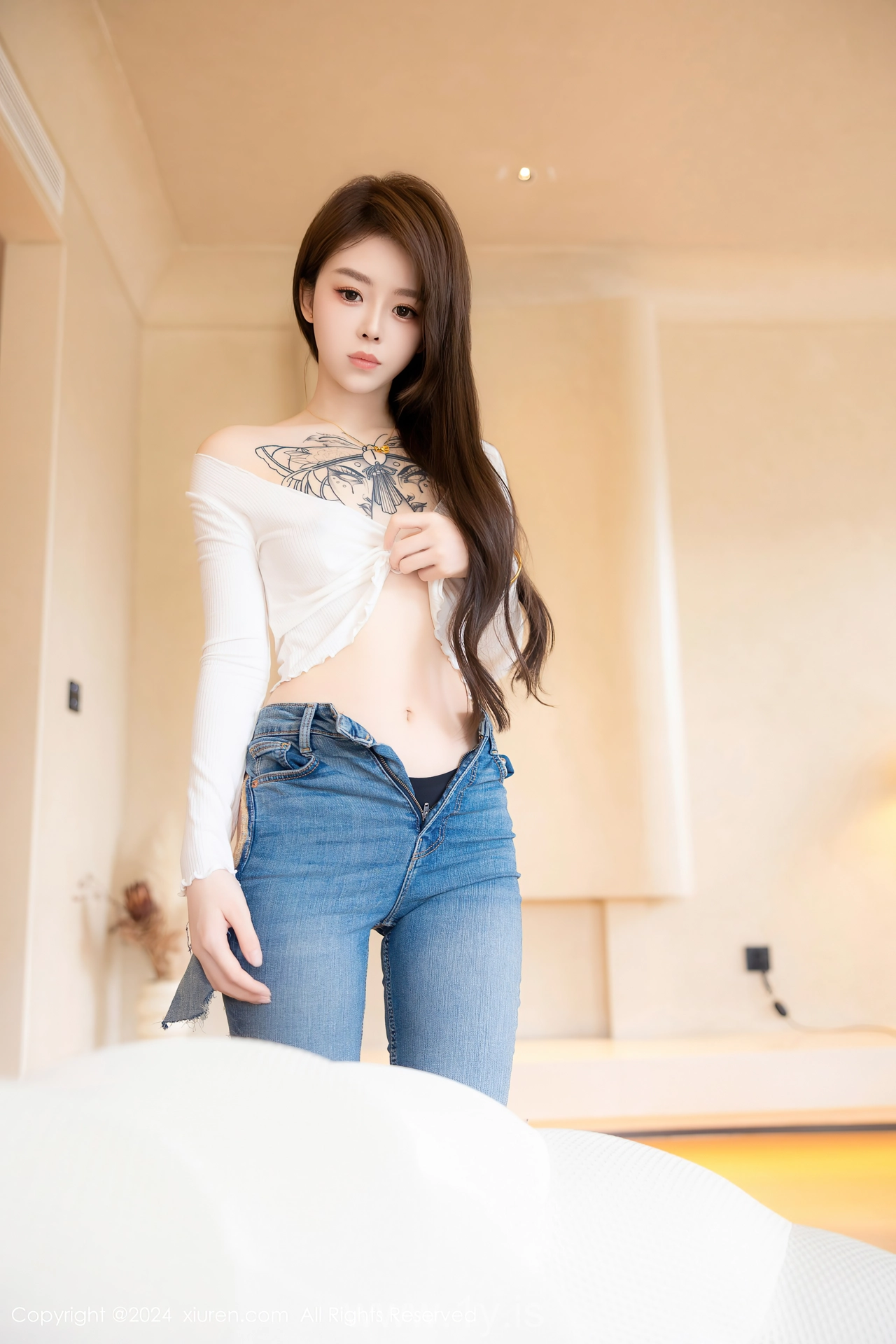 XIUREN(秀人网) No.8740 Flawless & Trendy Asian Beauty 奶瓶