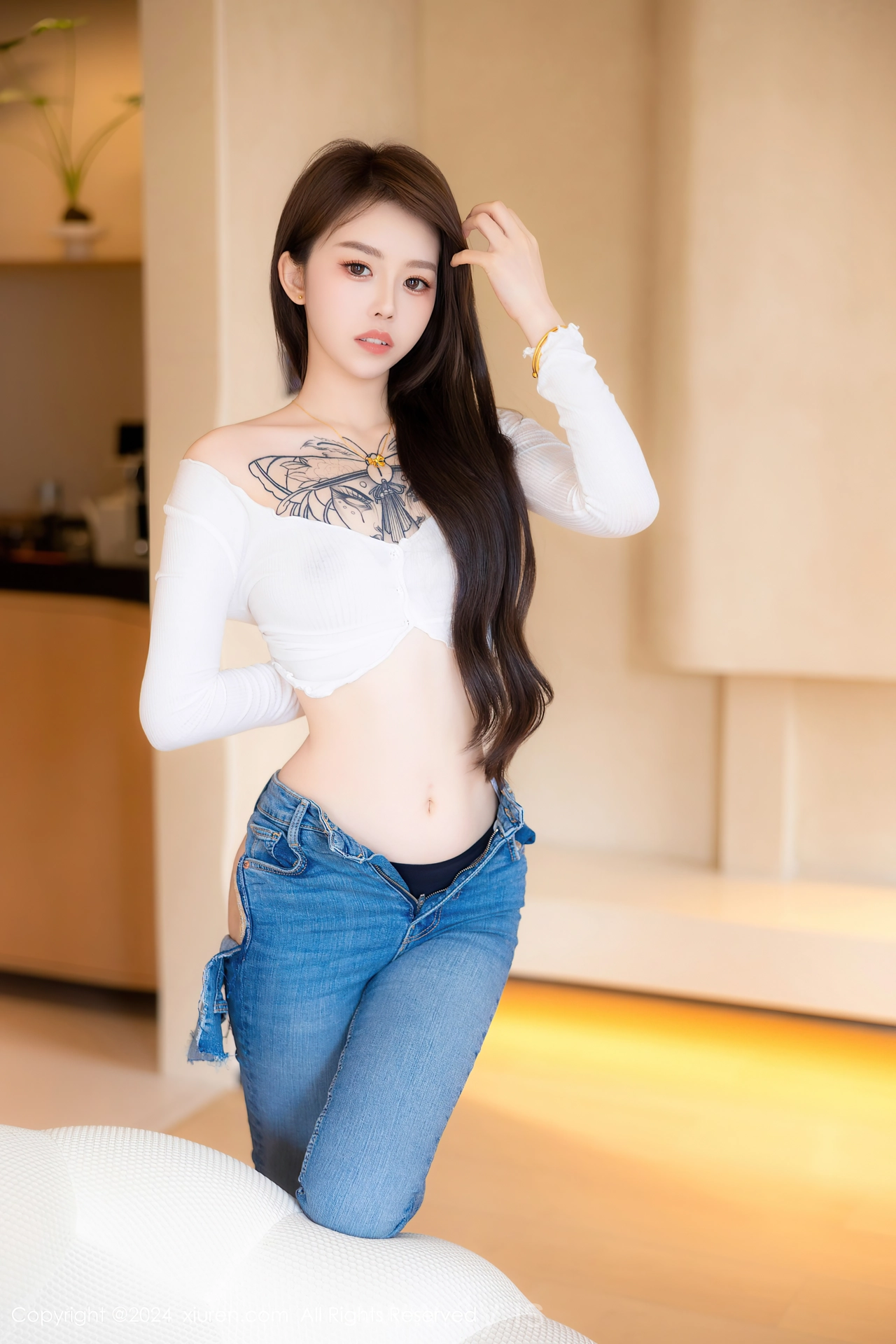 XIUREN(秀人网) No.8740 Flawless & Trendy Asian Beauty 奶瓶