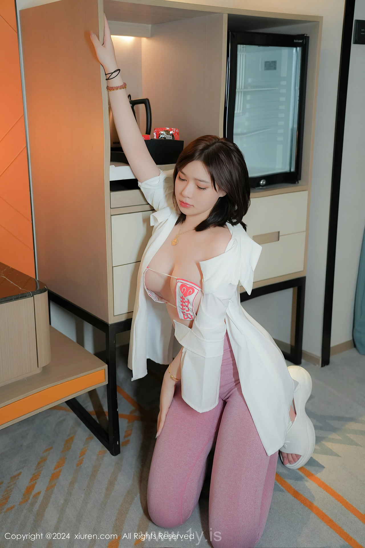 XIUREN(秀人网) No.8763 Enigmatic Chinese Muse nana豆酱