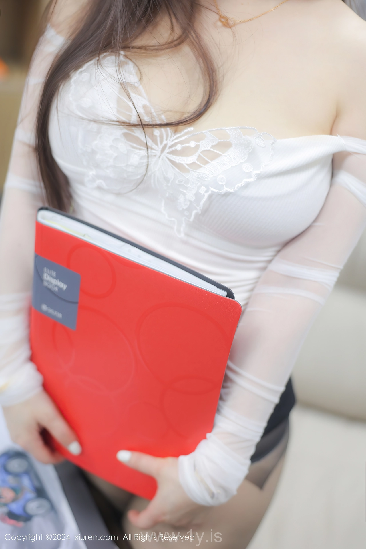 XIUREN(秀人网) No.8766 Playful Chinese Homebody Girl 诗诗kiki