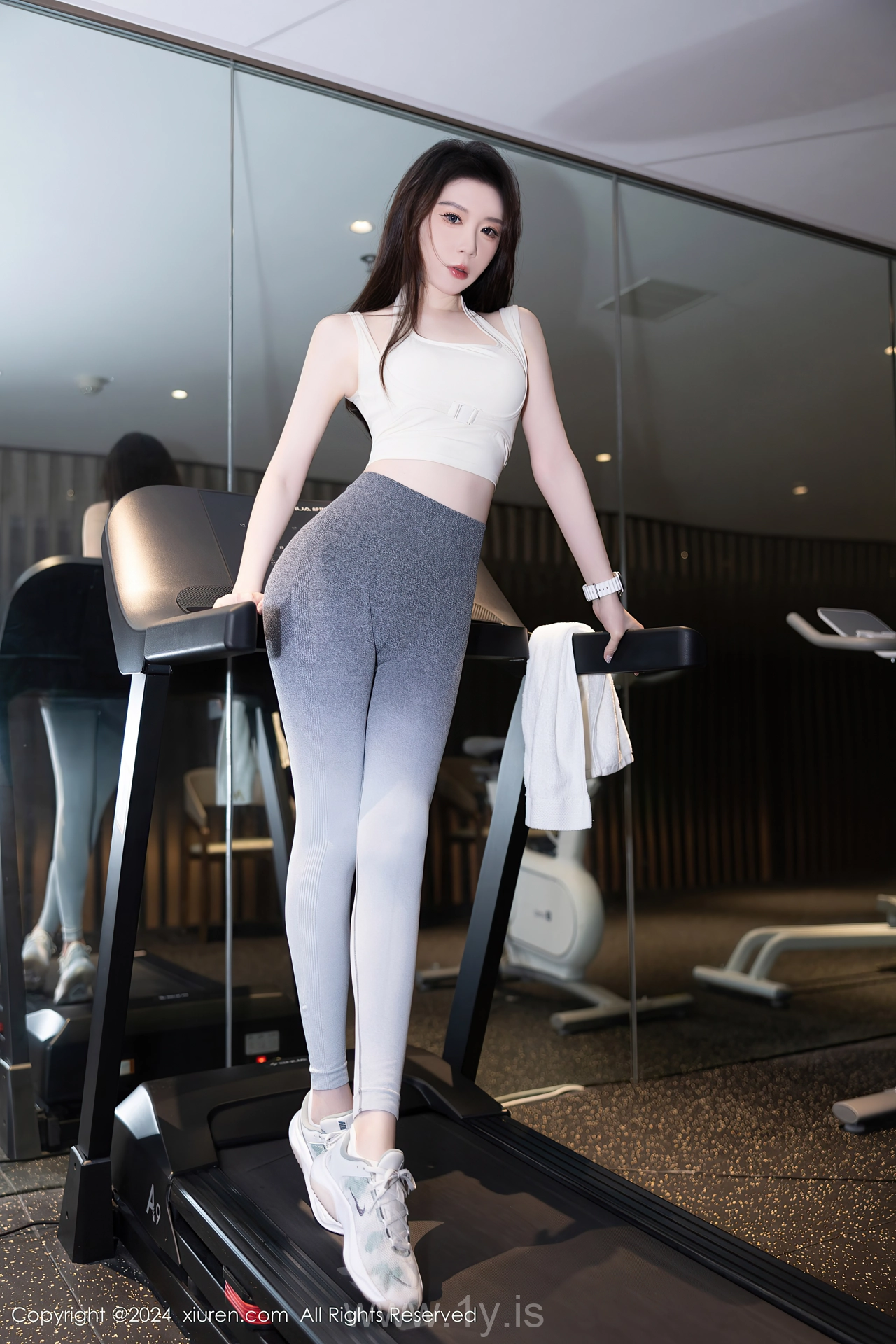 XIUREN(秀人网) No.8767 Seductive & Delicate Asian Enigma 梦心玥