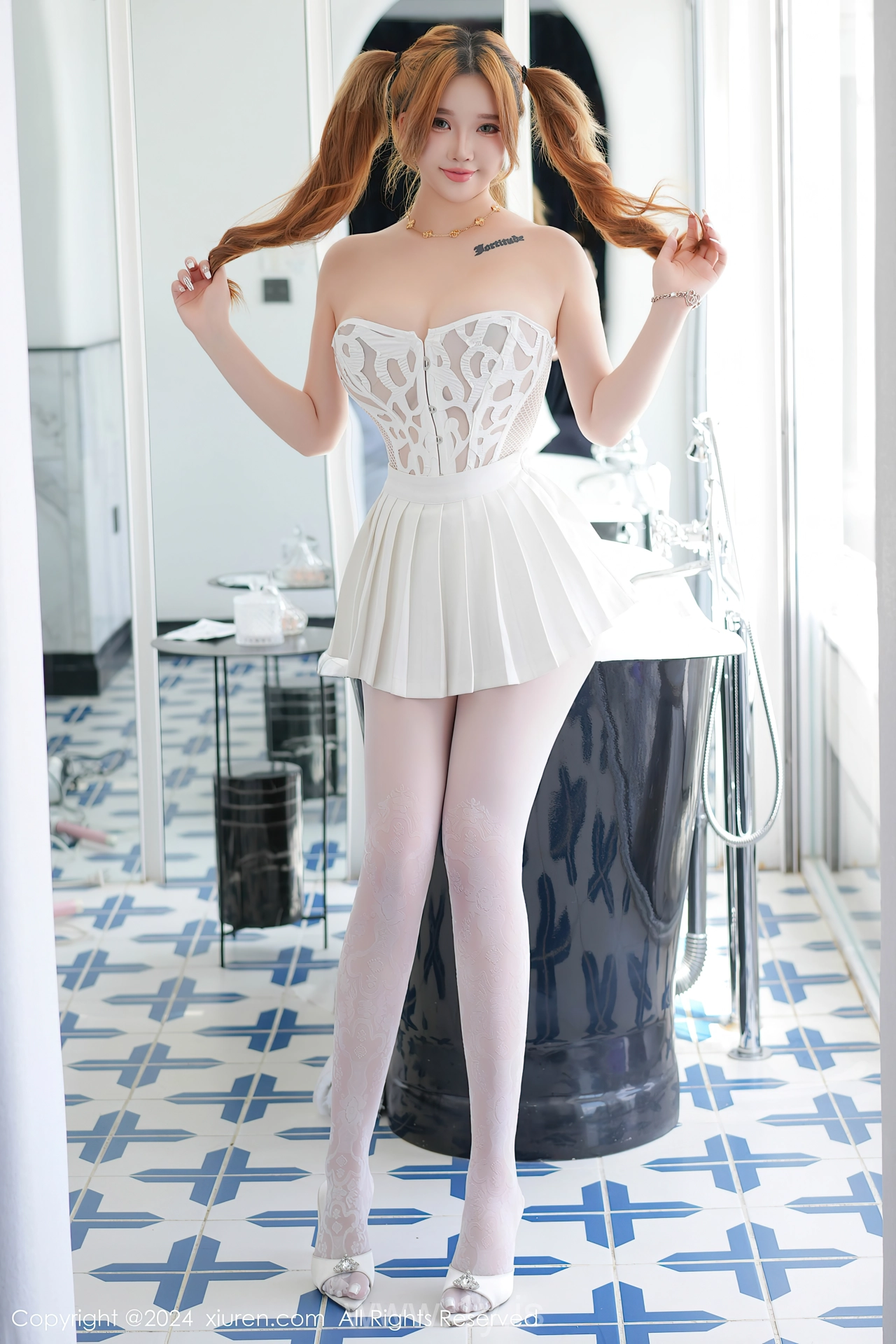 XIUREN(秀人网) No.8771 Sexy Asian Temptress 小海臀Rena