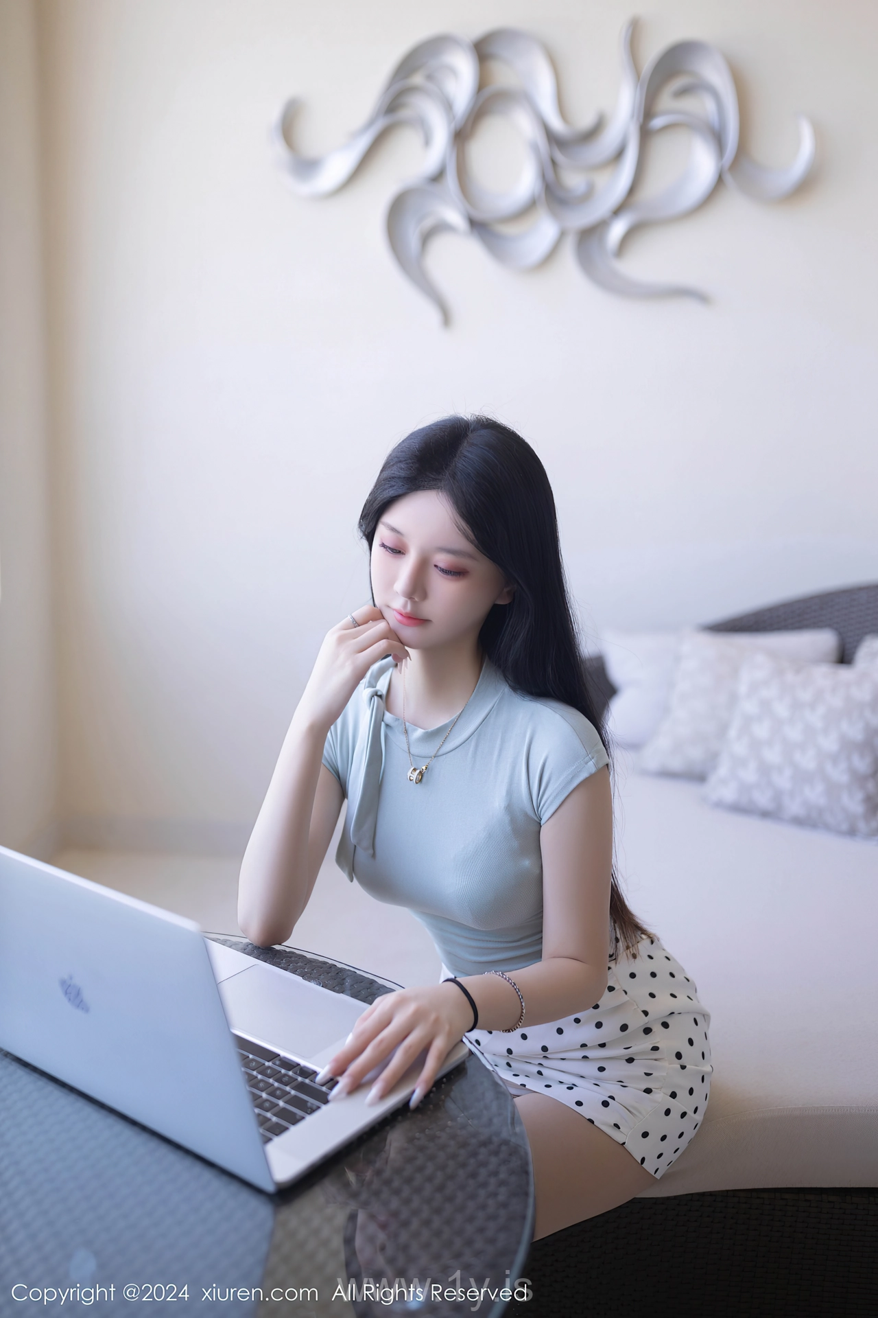 XIUREN(秀人网) No.8774 Refined & Fashionable Asian Seductress 幼幼