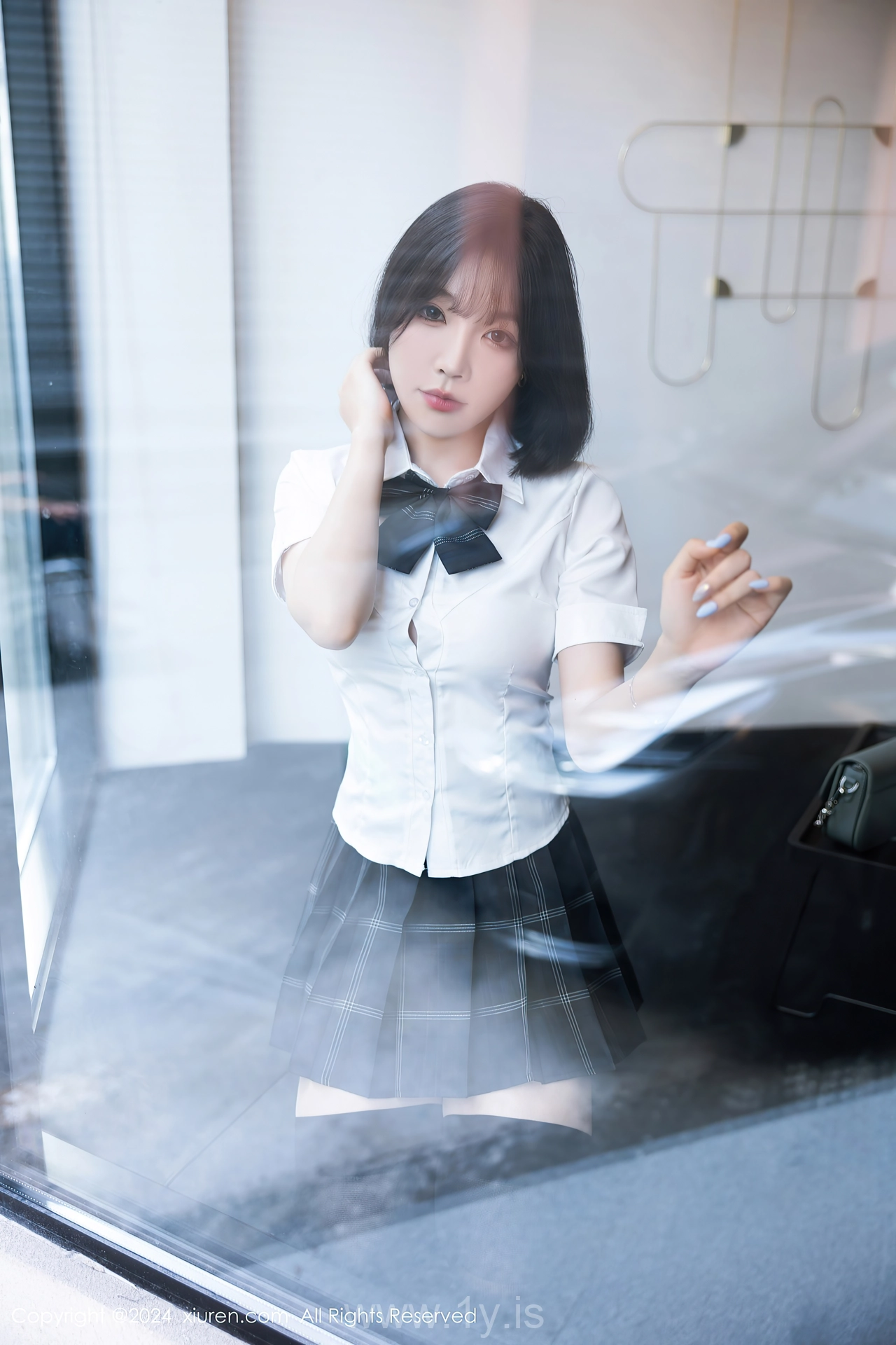 XIUREN(秀人网) No.8785 Slim Chinese Cutie 徐莉芝Booty