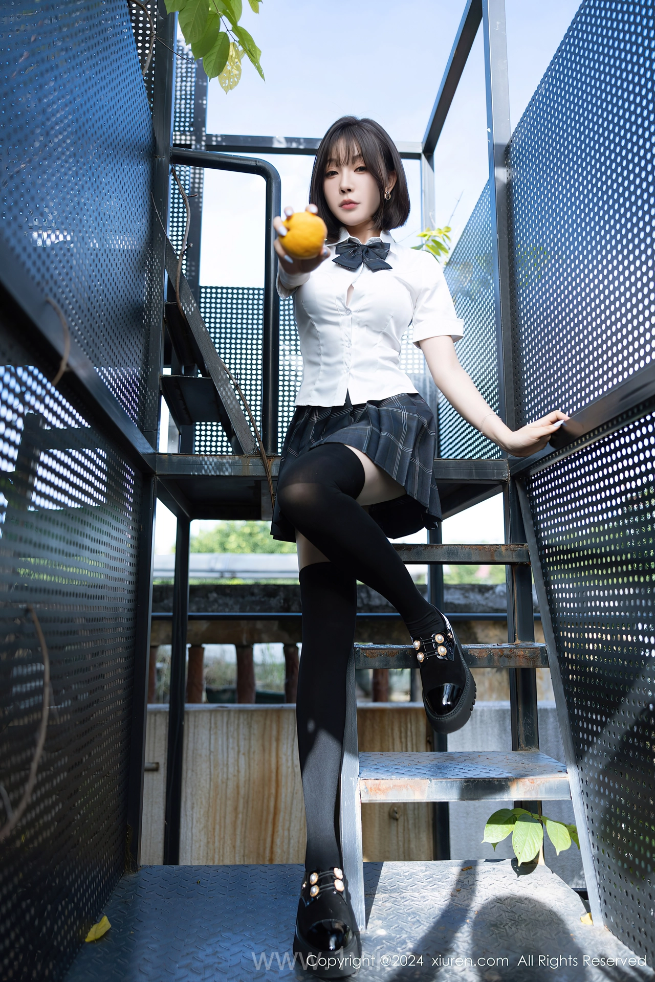 XIUREN(秀人网) No.8785 Slim Chinese Cutie 徐莉芝Booty