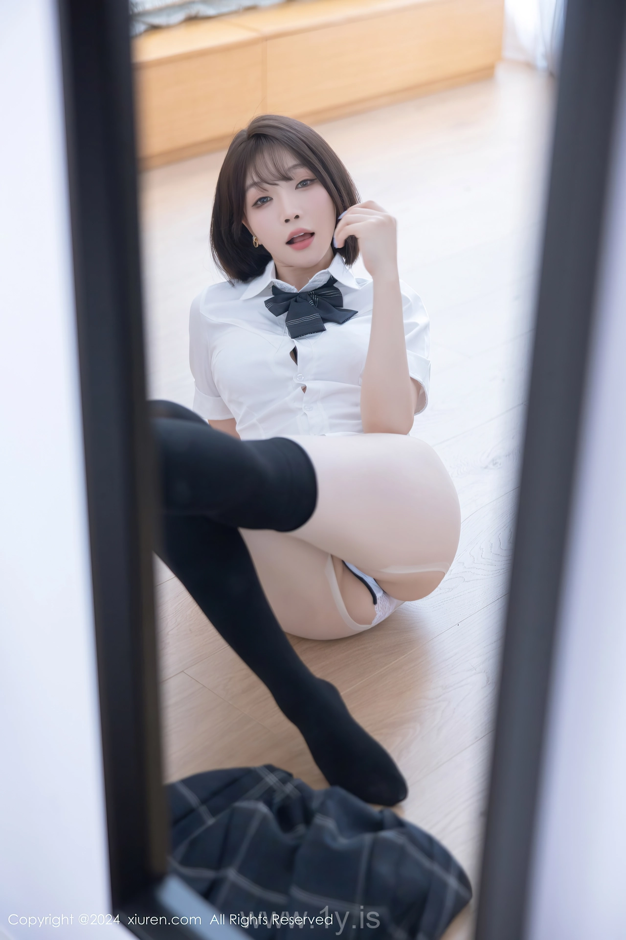 XIUREN(秀人网) No.8785 Slim Chinese Cutie 徐莉芝Booty