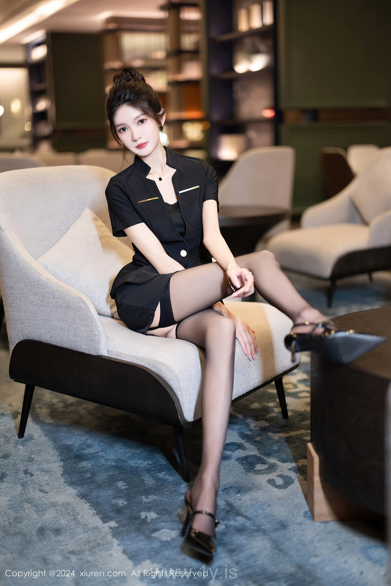 XIUREN(秀人网) No.8791 Trendy & Stylish Chinese Dreamgirl 程程程-