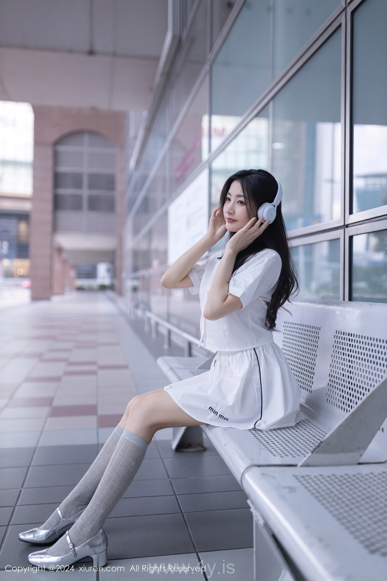 XIUREN(秀人网) No.8793 Voluptuous & Enigmatic Chinese Starlet 鱼尾fish