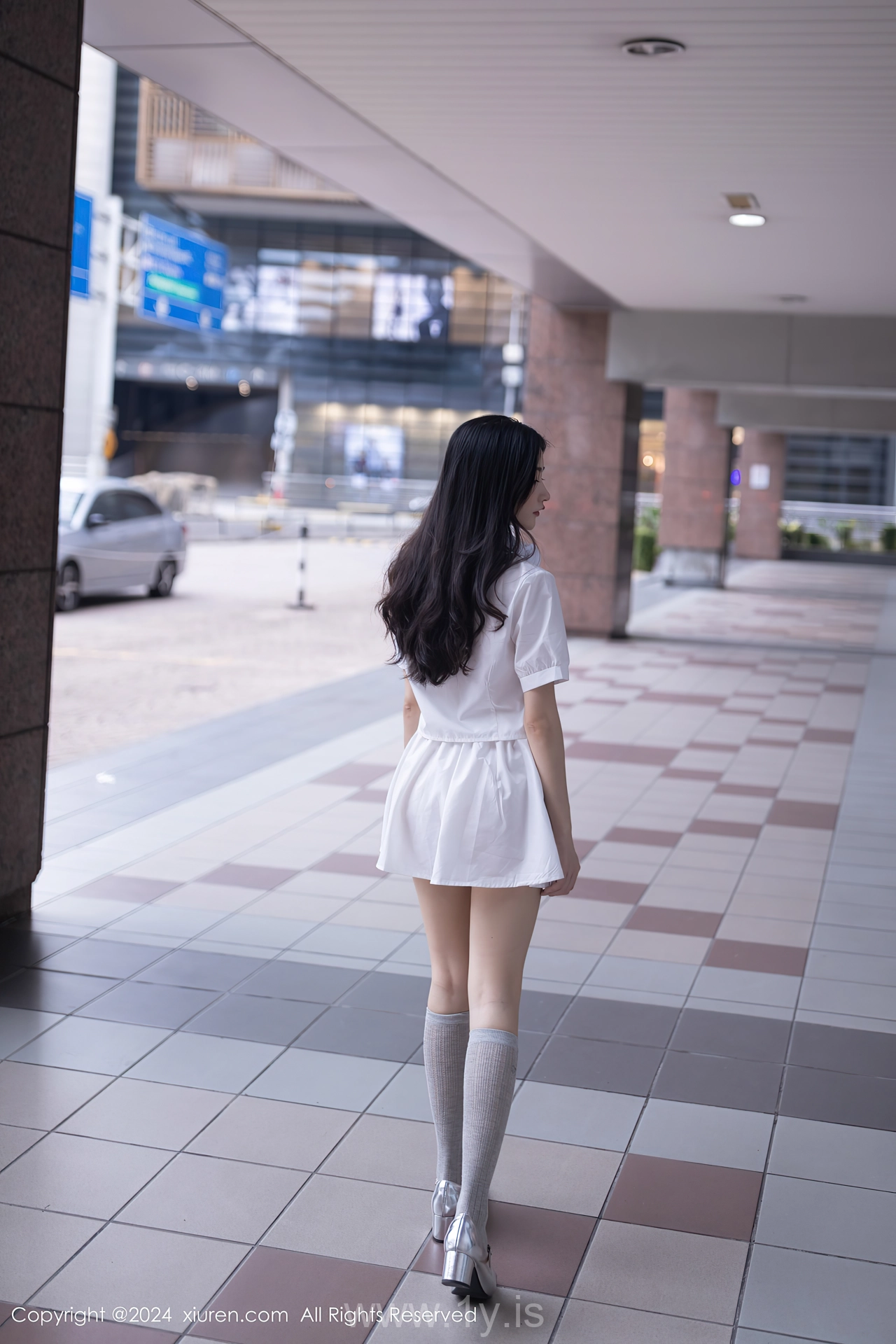 XIUREN(秀人网) No.8793 Voluptuous & Enigmatic Chinese Starlet 鱼尾fish