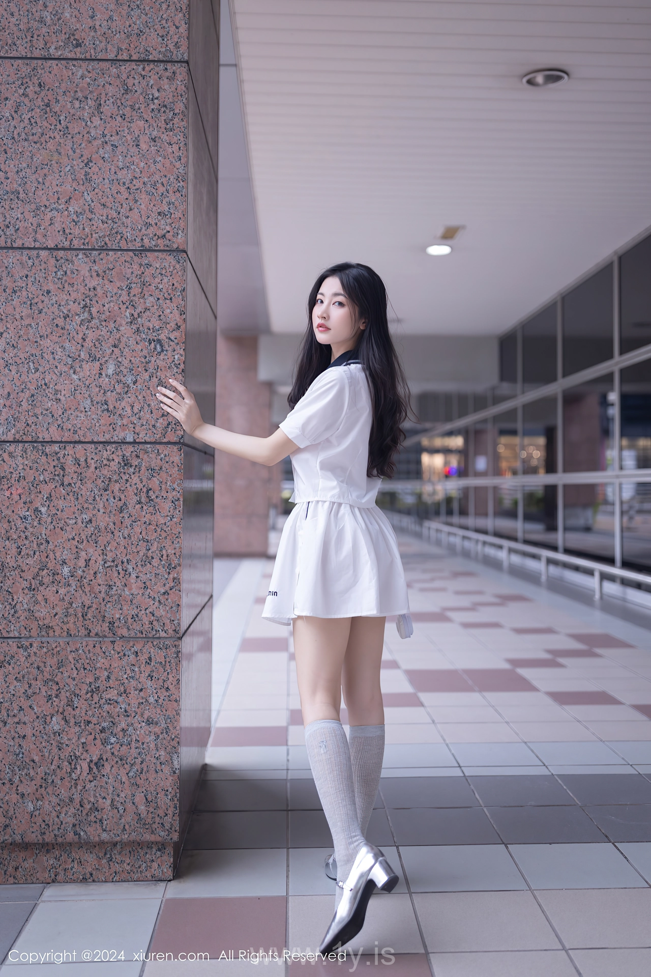 XIUREN(秀人网) No.8793 Voluptuous & Enigmatic Chinese Starlet 鱼尾fish