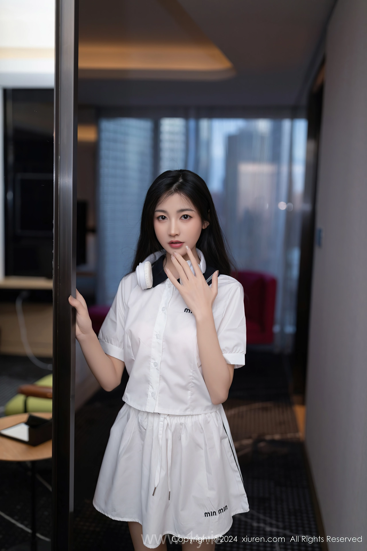 XIUREN(秀人网) No.8793 Voluptuous & Enigmatic Chinese Starlet 鱼尾fish