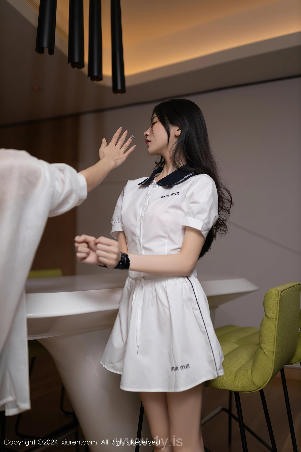 XIUREN(秀人网) No.8793 Voluptuous & Enigmatic Chinese Starlet 鱼尾fish