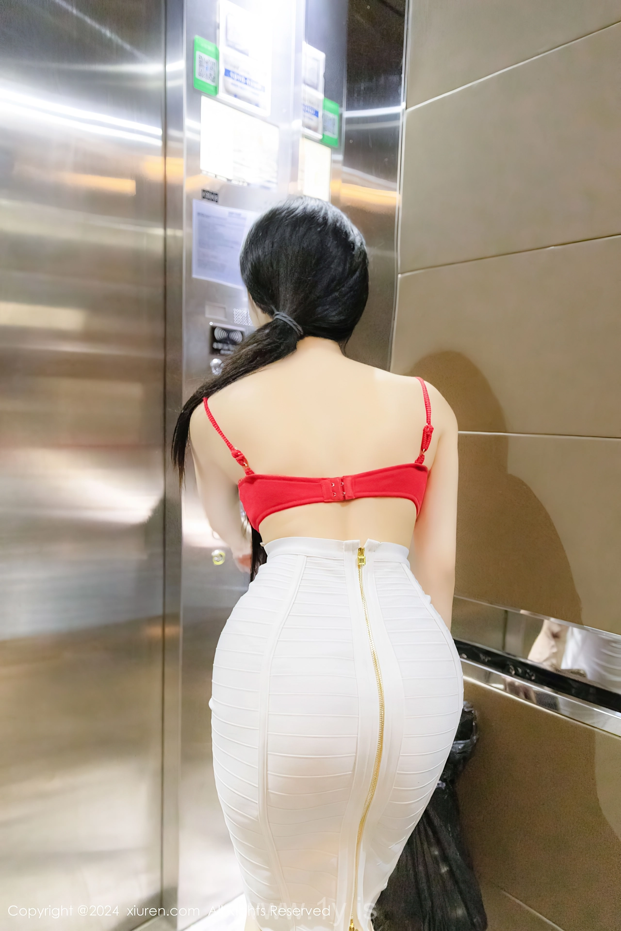 XIUREN(秀人网) No.8794 Seductive Chinese Goddess 龙雪儿