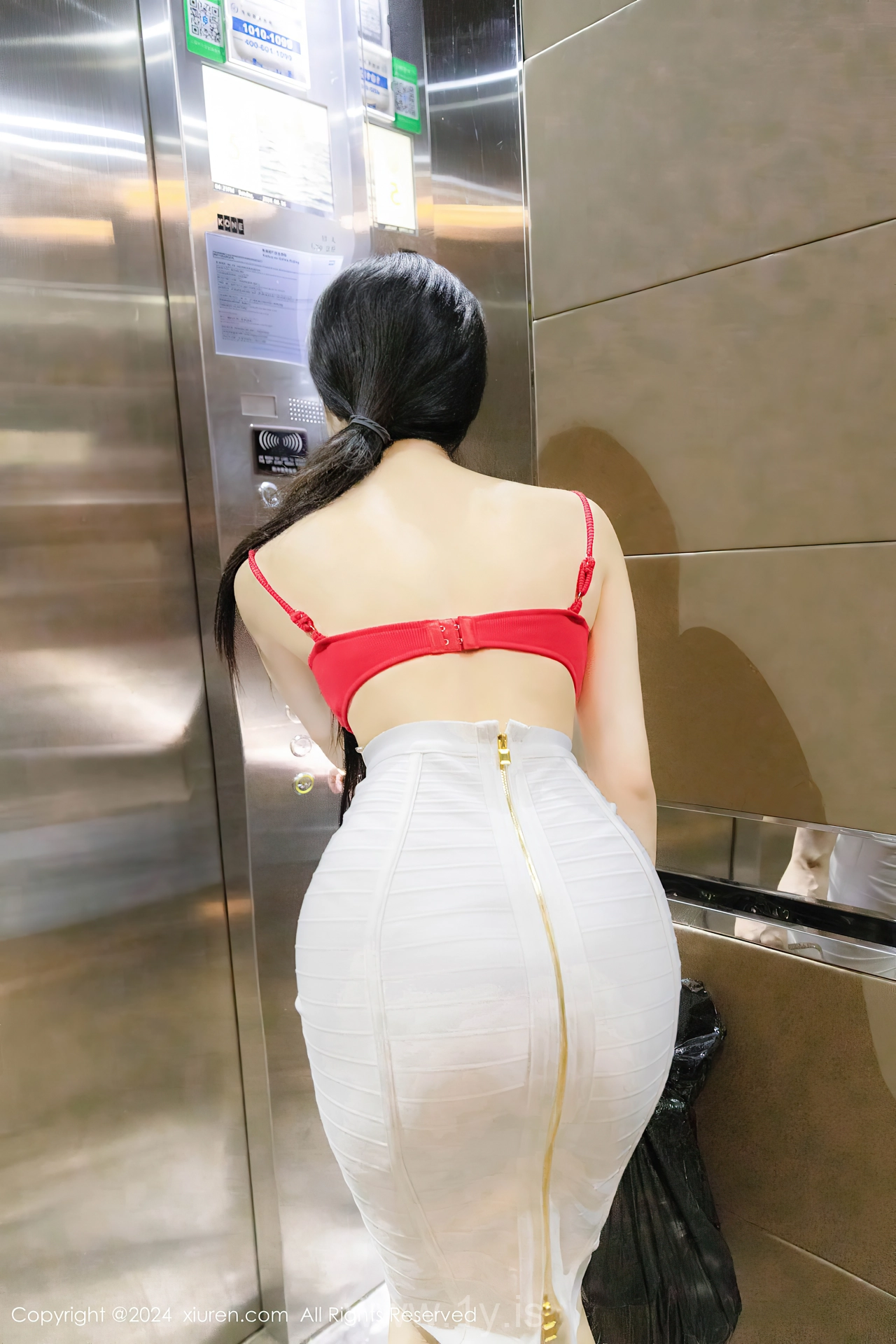 XIUREN(秀人网) No.8794 Seductive Chinese Goddess 龙雪儿