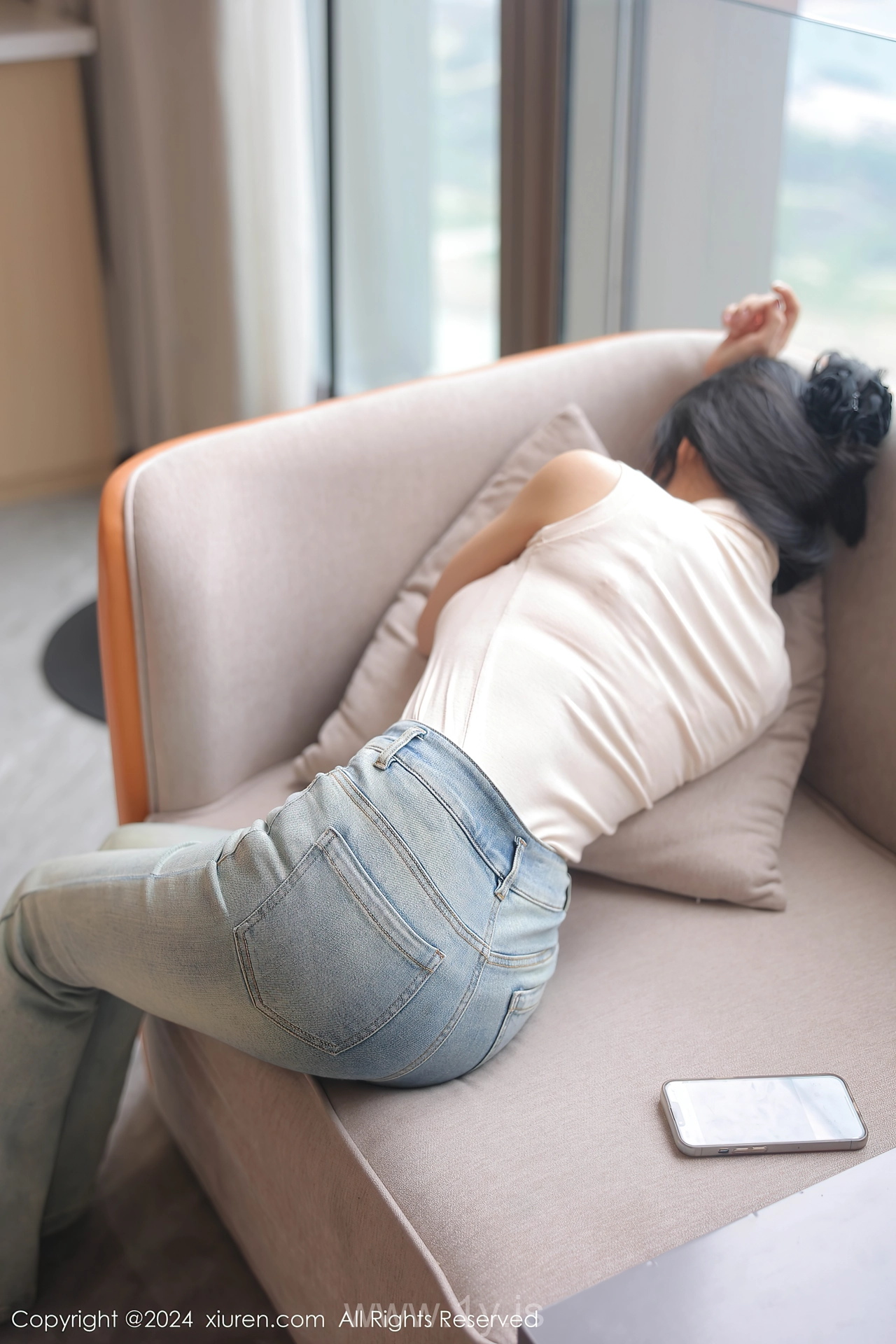 XIUREN(秀人网) No.8798 Angelic Asian Girl 金小依