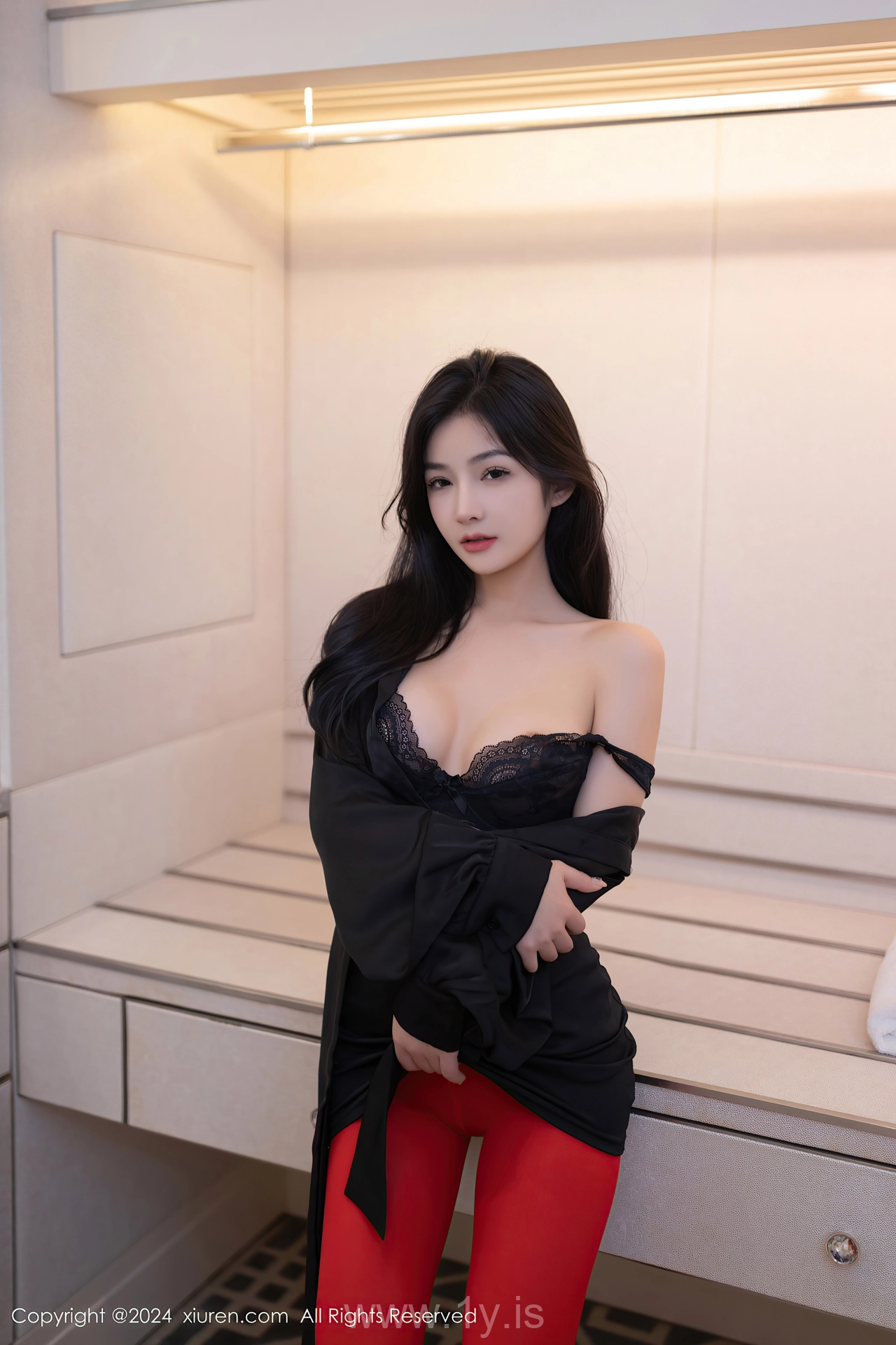 XIUREN(秀人网) No.8801 Appealing Asian Mature Princess 谭小灵