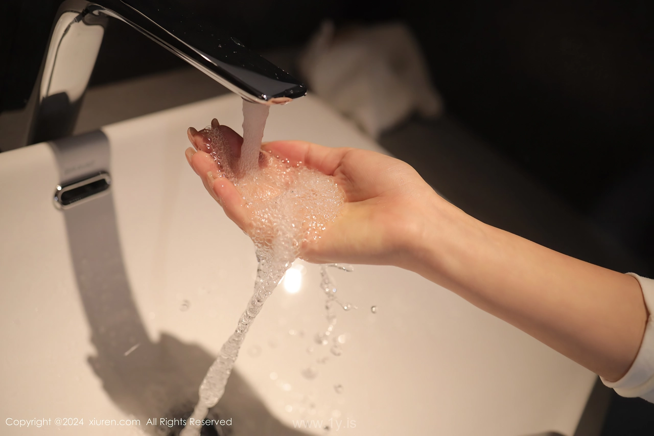 XIUREN(秀人网) No.8804 Refined Chinese Temptress lingyu69