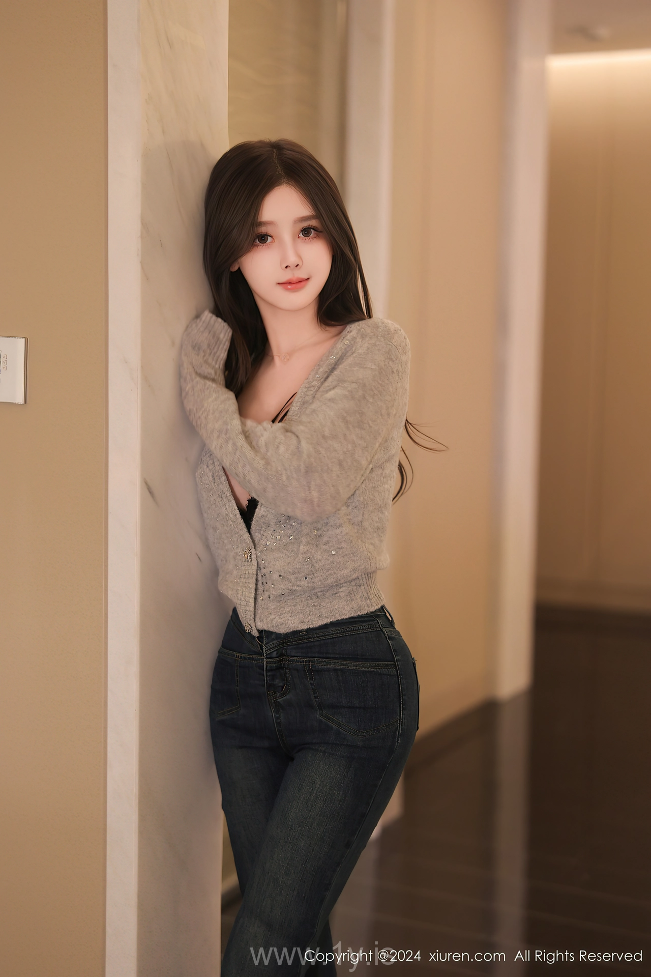 XIUREN(秀人网) No.8806 Fancy & Refined Asian Beauty Queen 奶喵喵