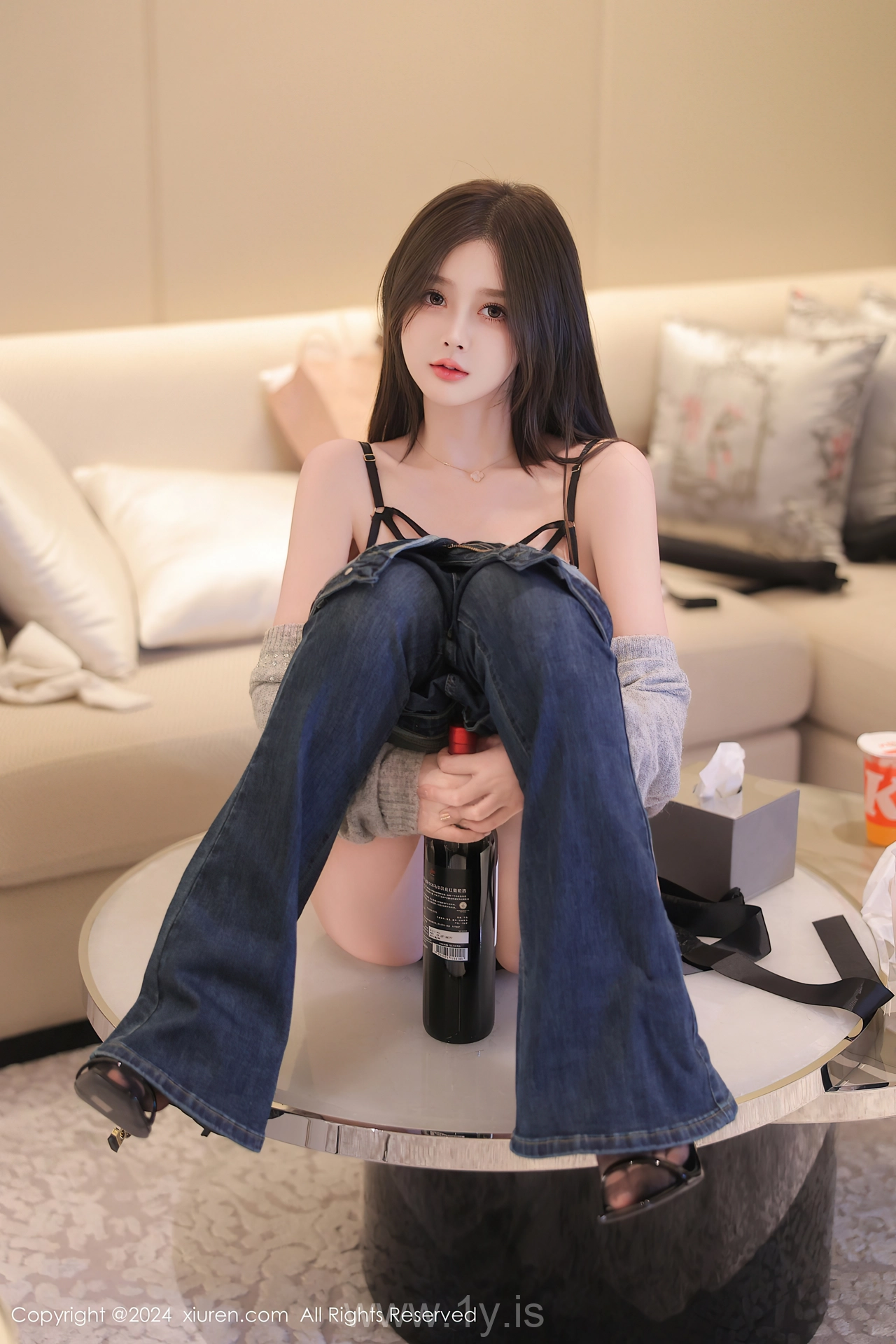 XIUREN(秀人网) No.8806 Fancy & Refined Asian Beauty Queen 奶喵喵