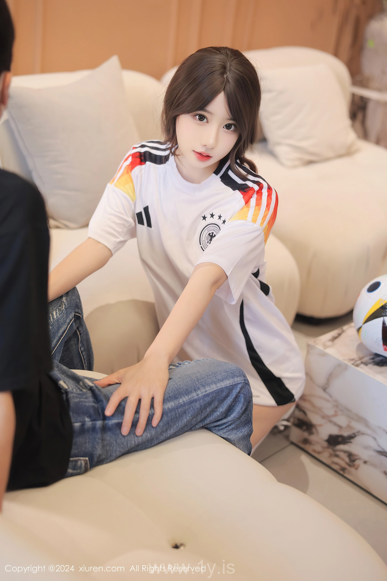 XIUREN(秀人网) No.8812 Refined & Trendy Asian Model 桃妖夭