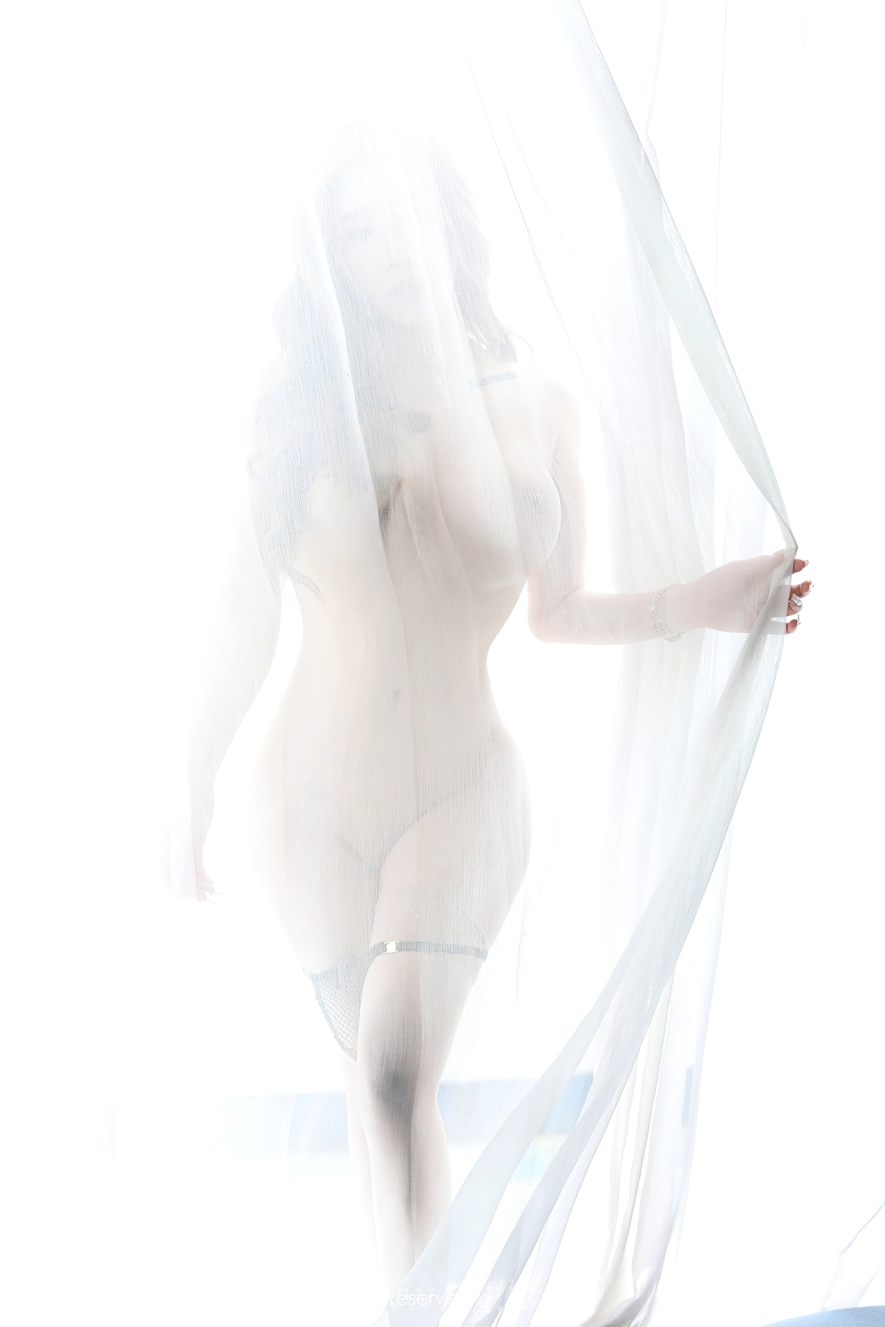 XIUREN(秀人网) No.8813 Radiant Asian Cougar 小海臀Rena