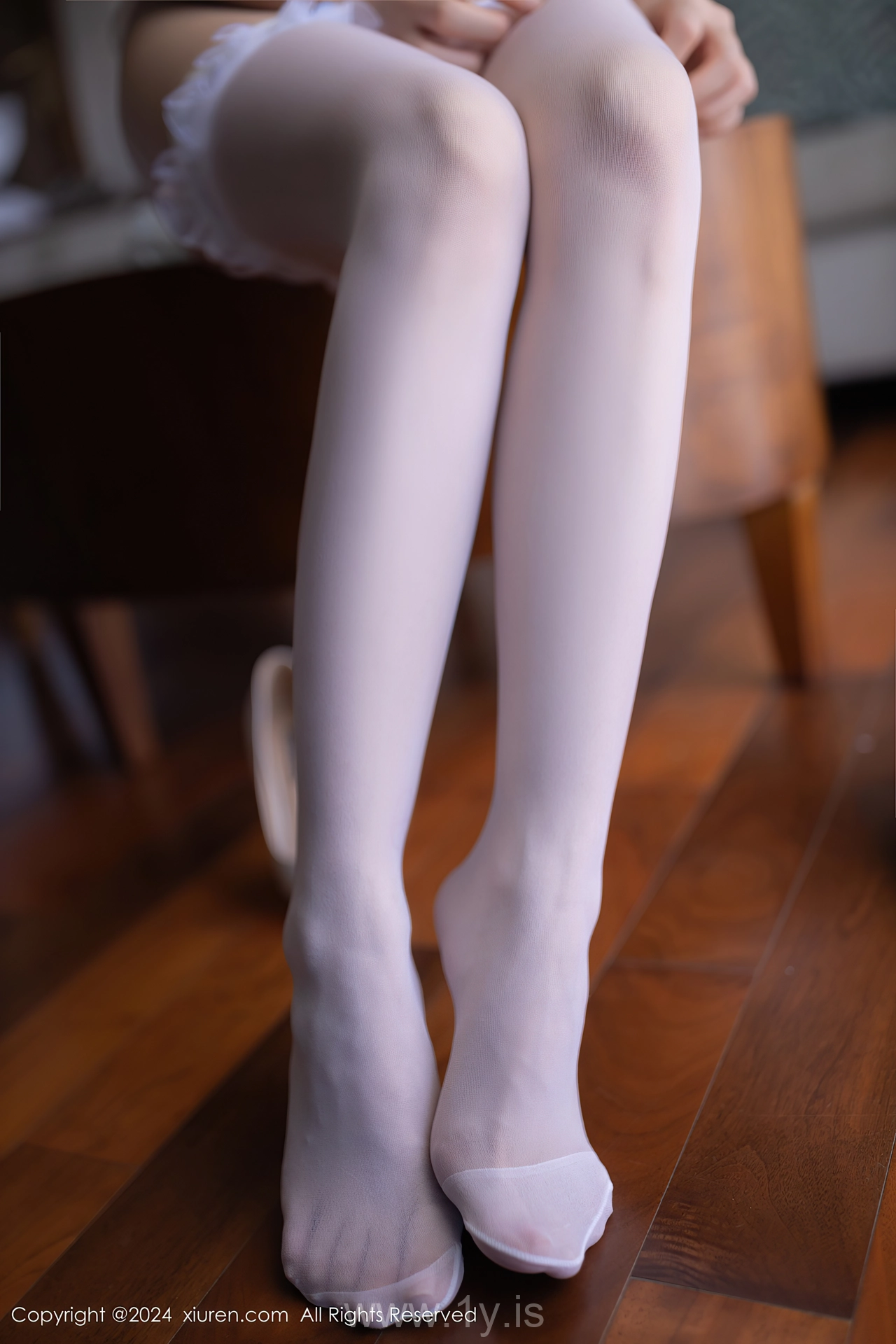 XIUREN(秀人网) No.8816 Seductive & Dazzling Chinese Babe 鱼子酱Fish