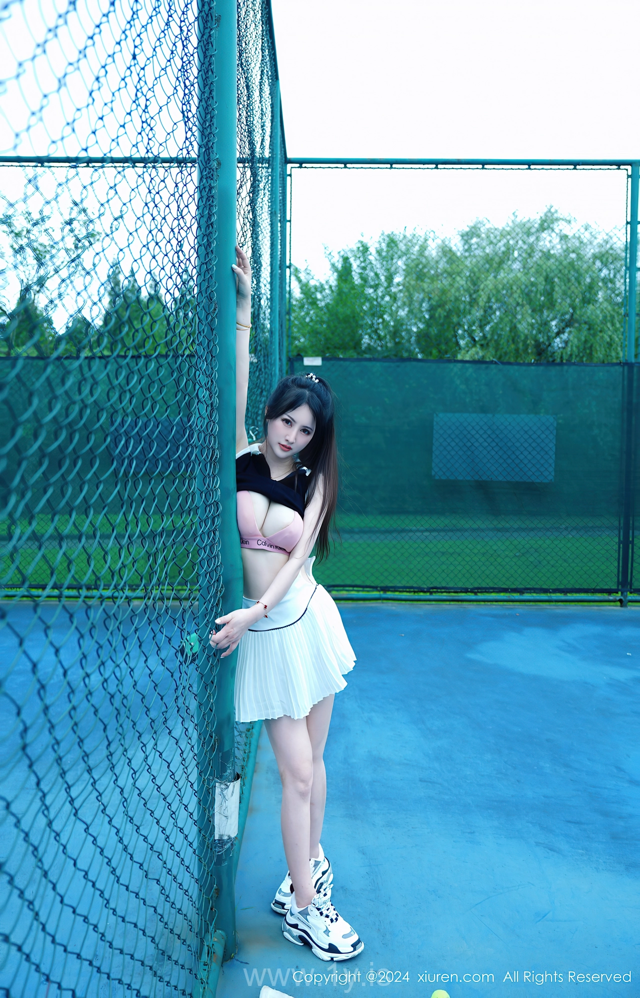 XIUREN(秀人网) No.8821 Delicate Asian Enchantress 诗诗kiki