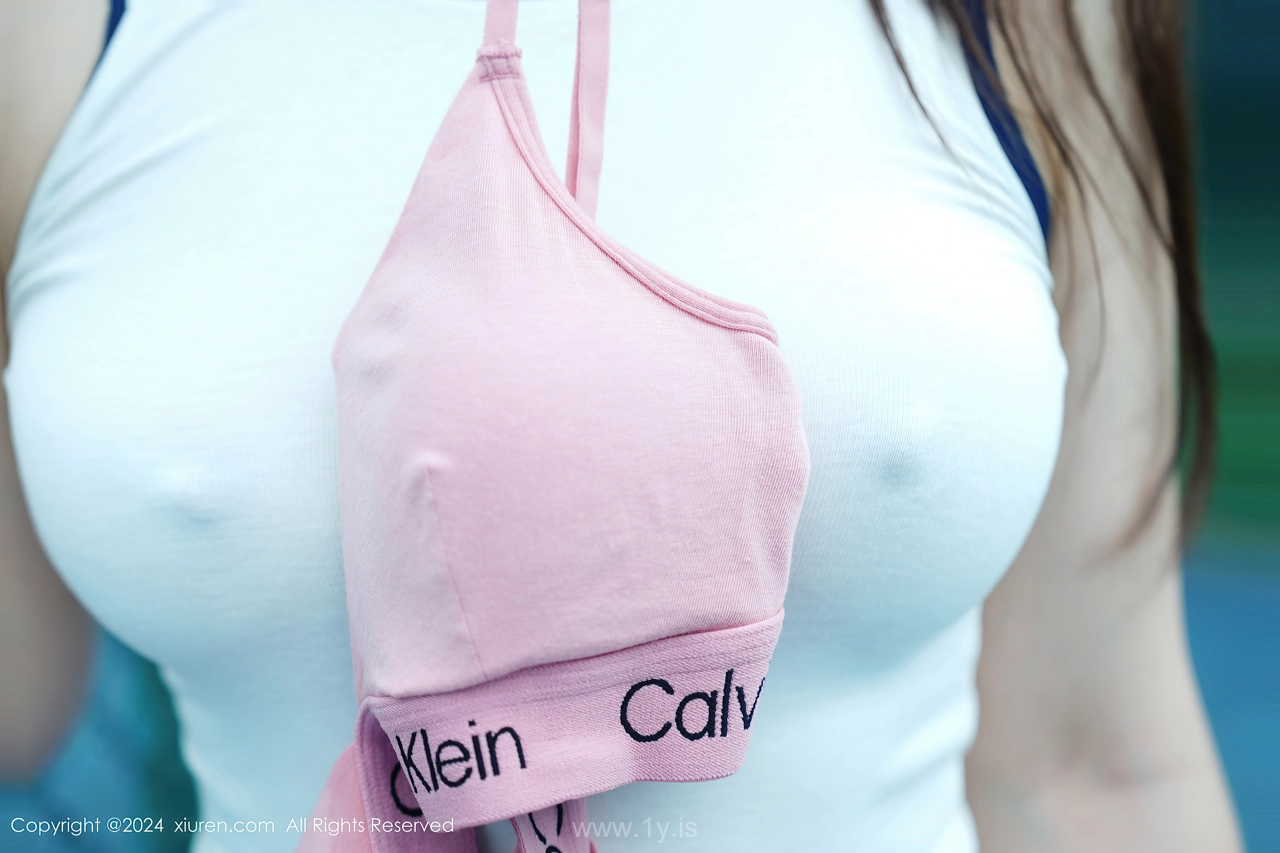 XIUREN(秀人网) No.8821 Delicate Asian Enchantress 诗诗kiki