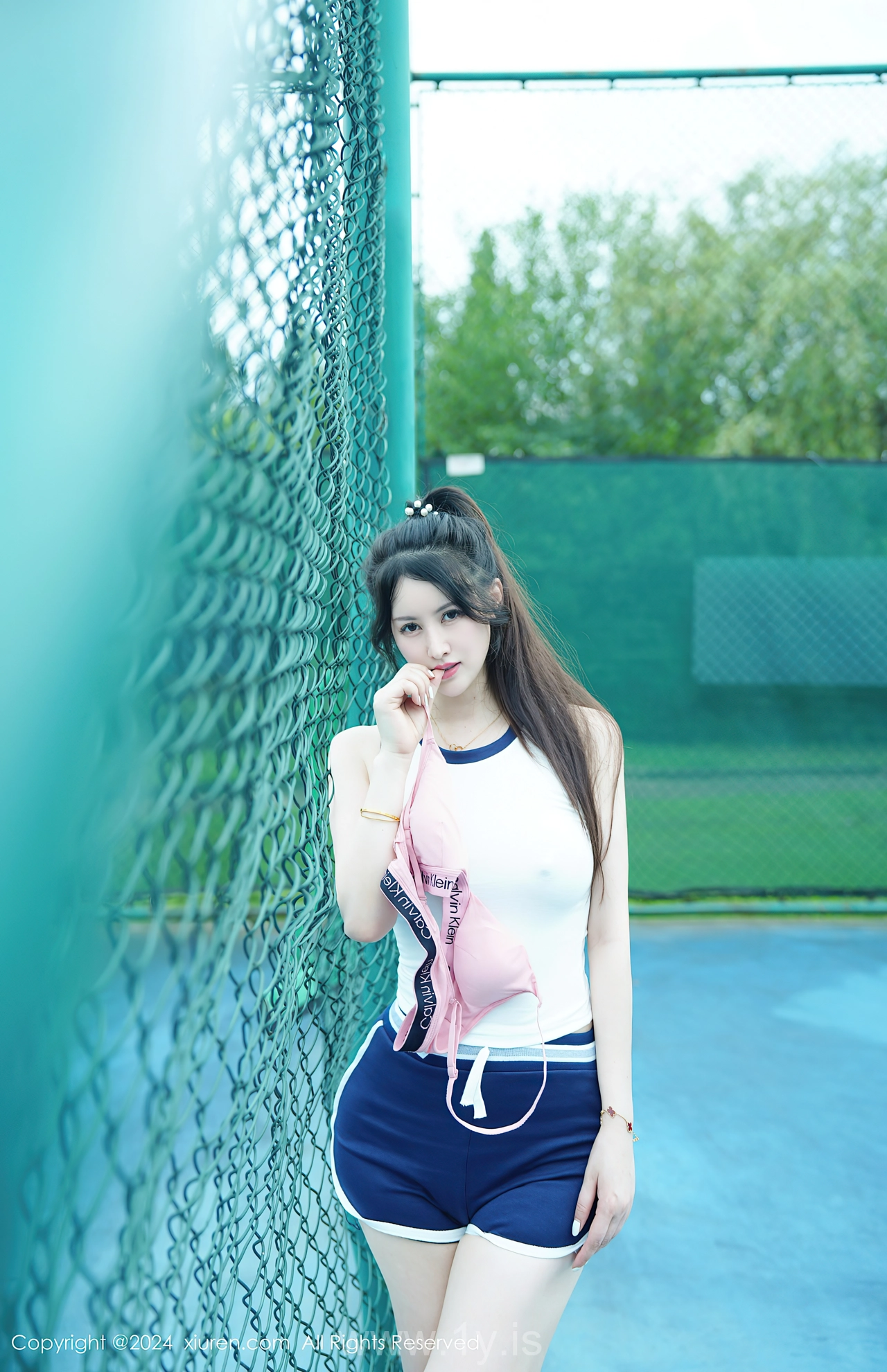 XIUREN(秀人网) No.8821 Delicate Asian Enchantress 诗诗kiki