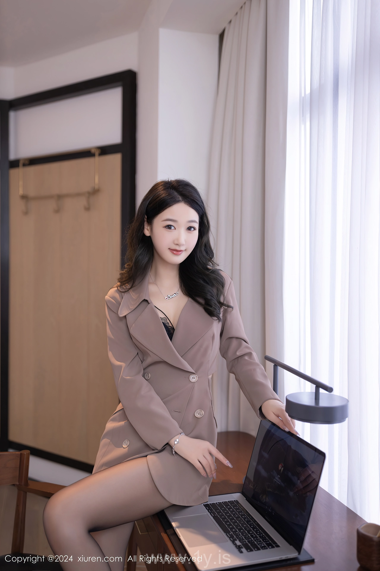 XIUREN(秀人网) No.8824 Gorgeous & Chic Chinese Sweetheart 唐安琪