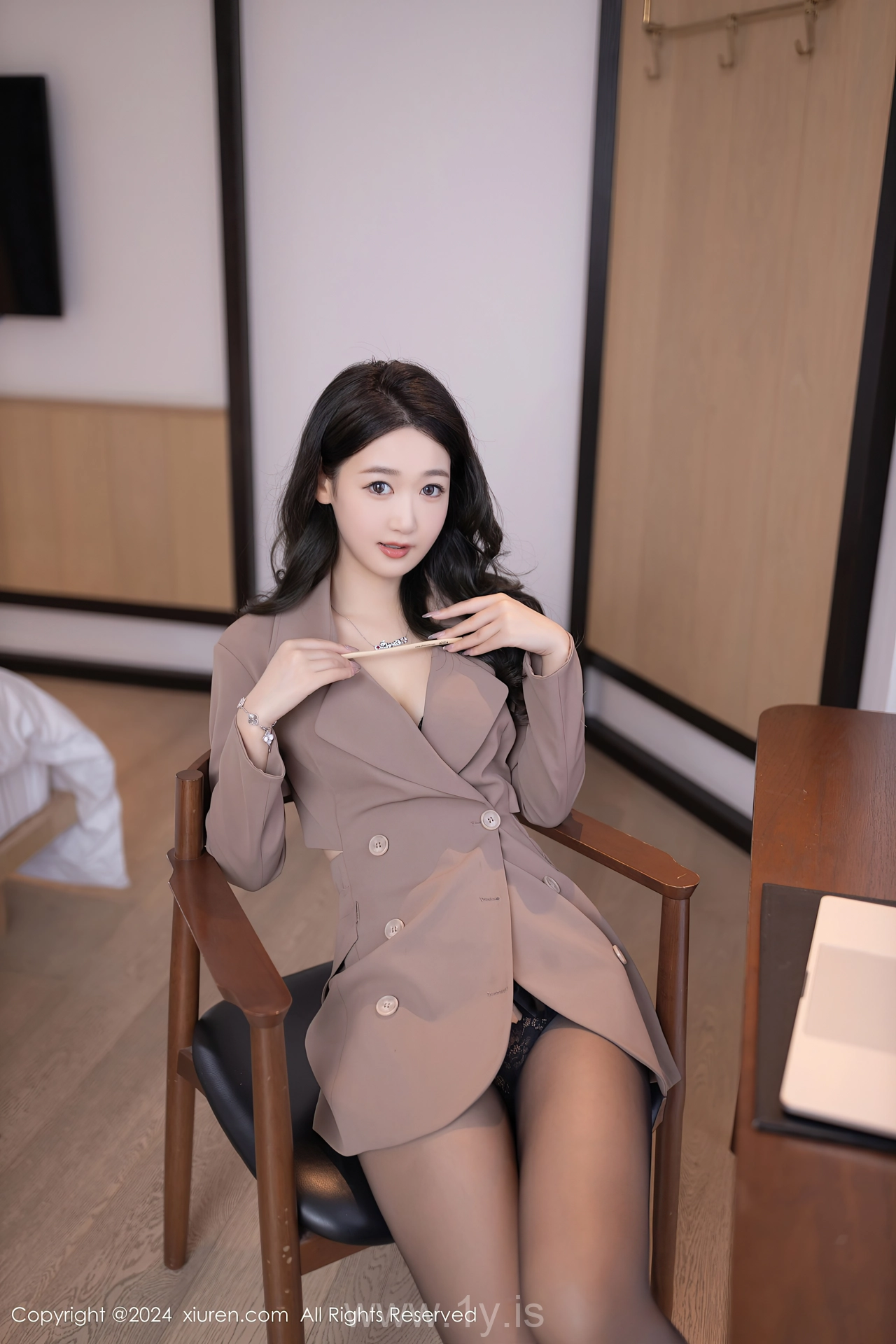 XIUREN(秀人网) No.8824 Gorgeous & Chic Chinese Sweetheart 唐安琪