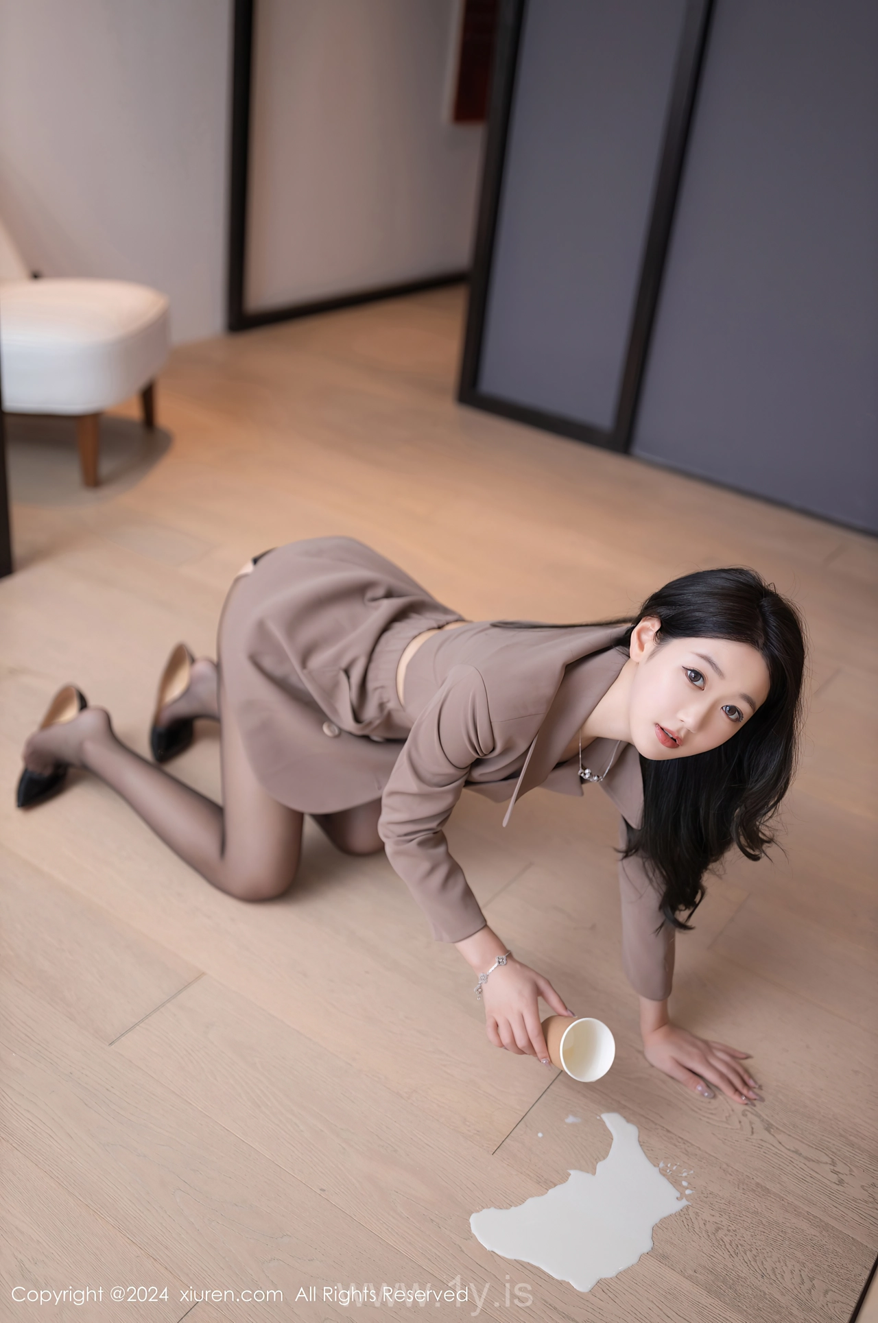 XIUREN(秀人网) No.8824 Gorgeous & Chic Chinese Sweetheart 唐安琪