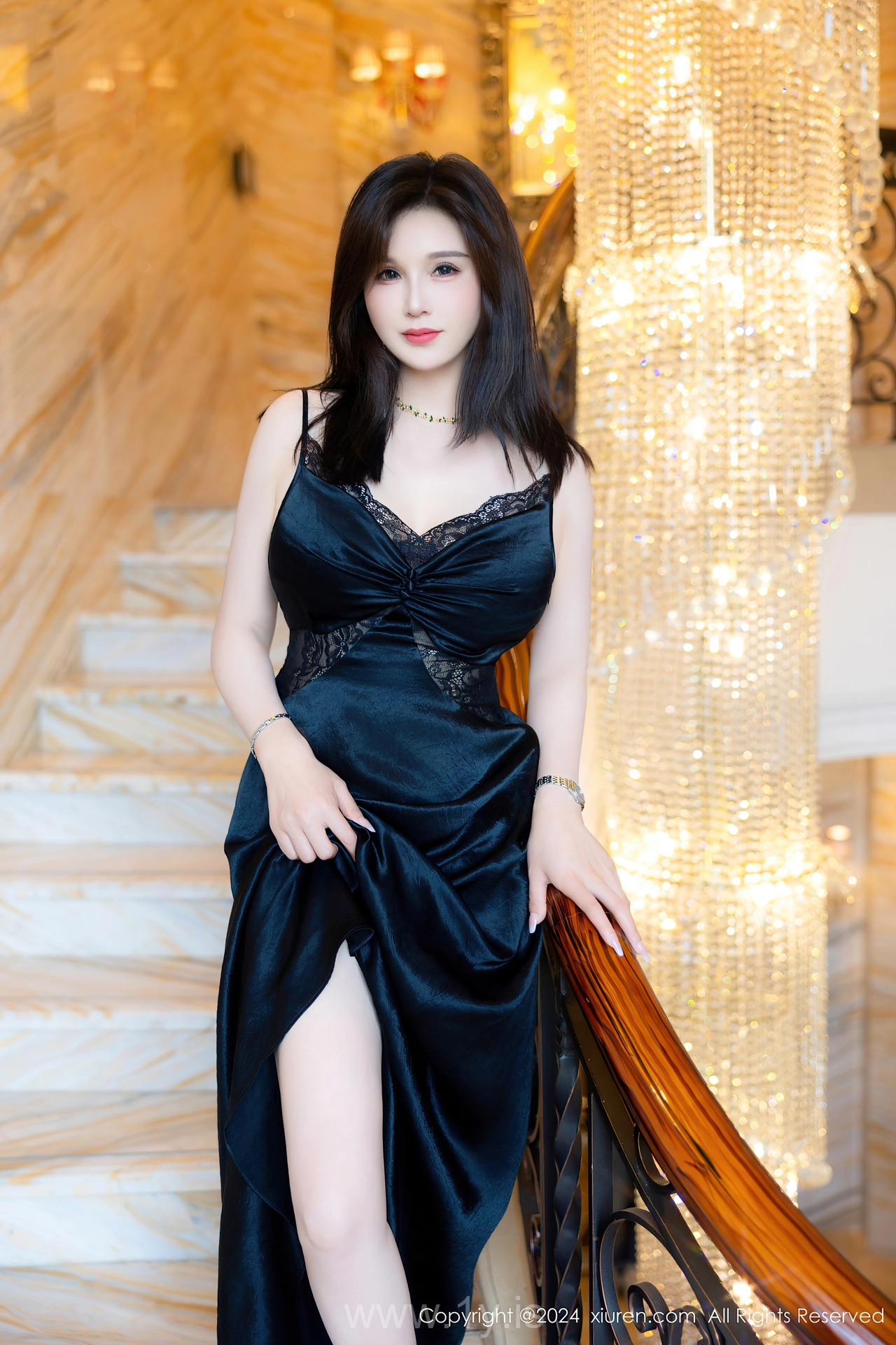 XIUREN(秀人网) No.8825 Sparkling Chinese Dreamgirl 水水姐