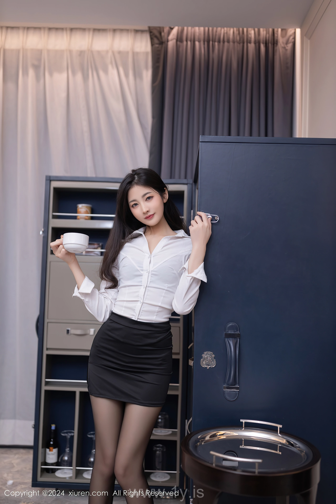 XIUREN(秀人网) No.8830 Well-developed & Seductive Chinese Muse 鱼尾fish