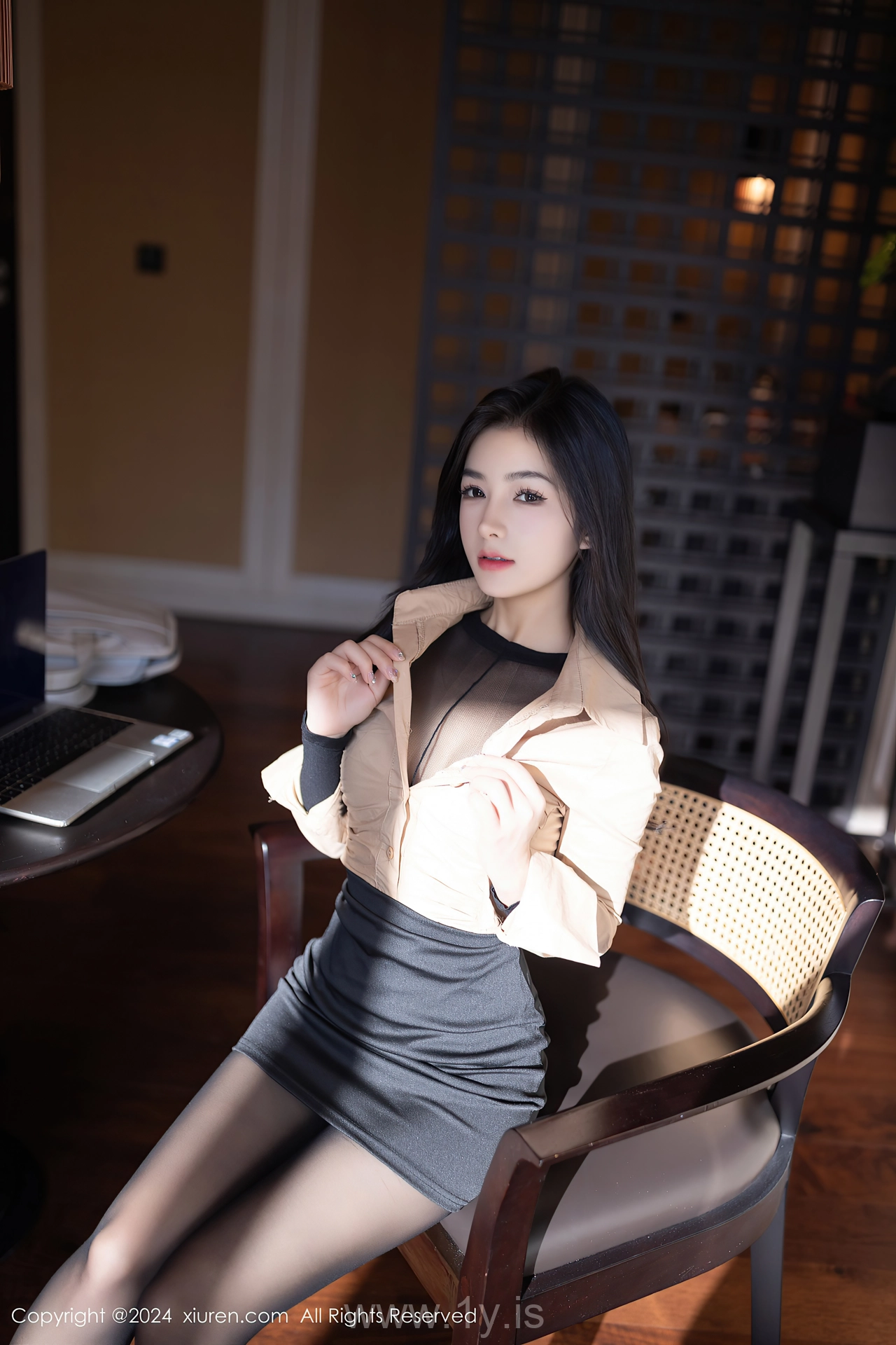 XIUREN(秀人网) No.8835 Well-developed & Stylish Asian Beauty 谭小灵