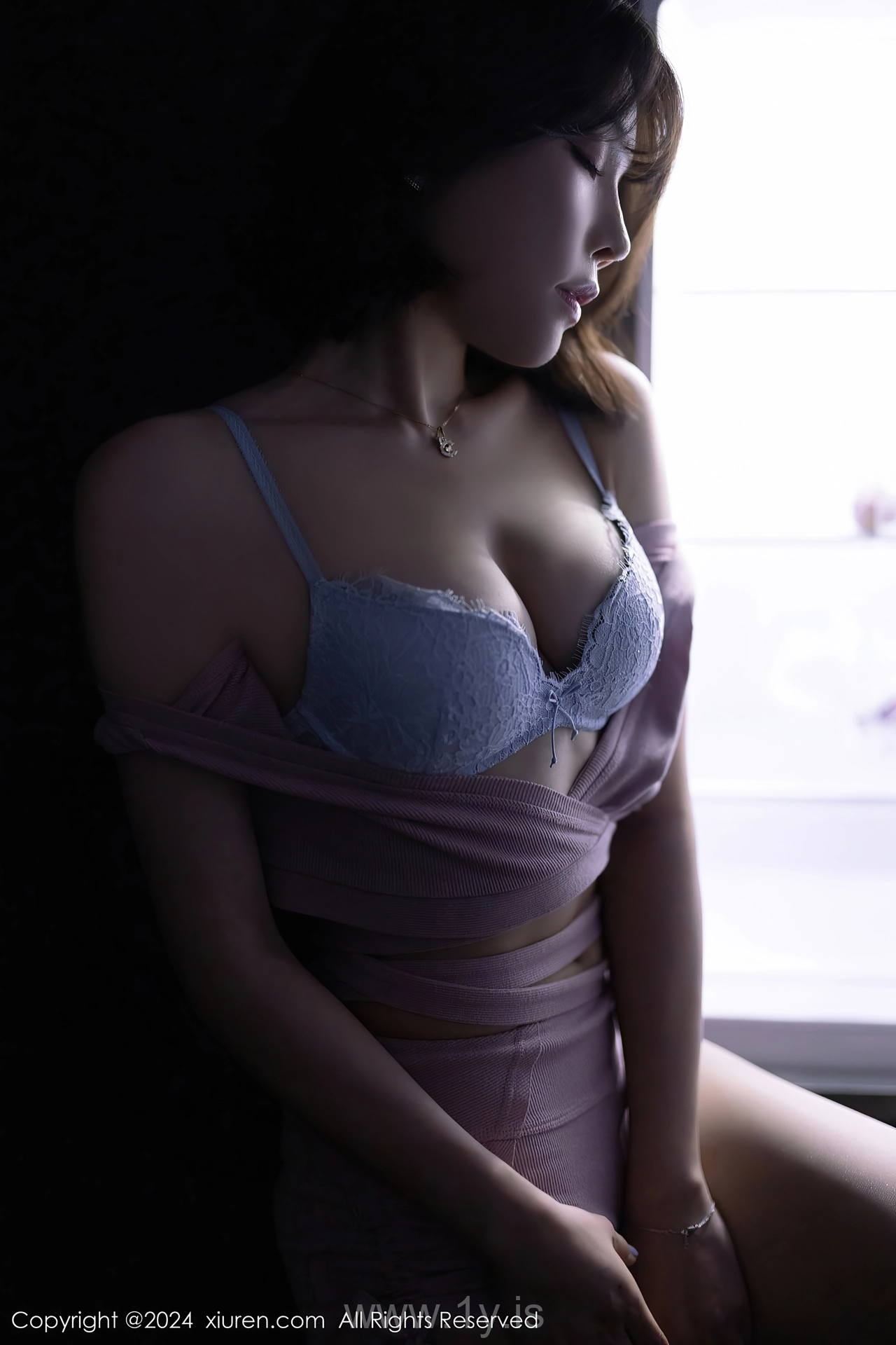 XIUREN(秀人网) No.8836 Bewitching Chinese Starlet 徐莉芝Booty