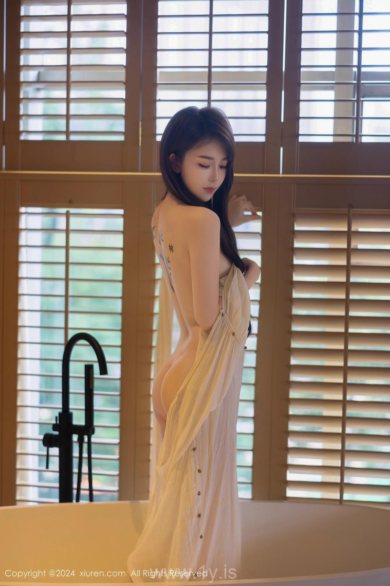 XIUREN(秀人网) No.8842 Well Done & Voluptuous Asian Rara Avis 夏竹