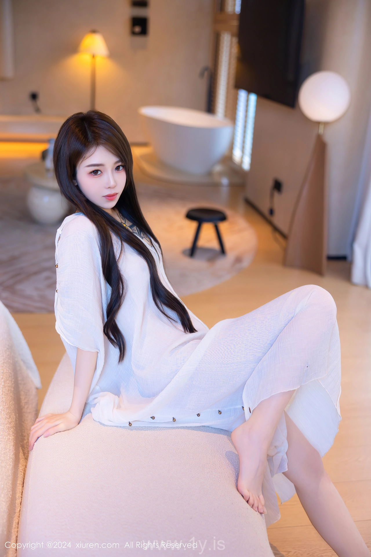 XIUREN(秀人网) No.8842 Well Done & Voluptuous Asian Rara Avis 夏竹