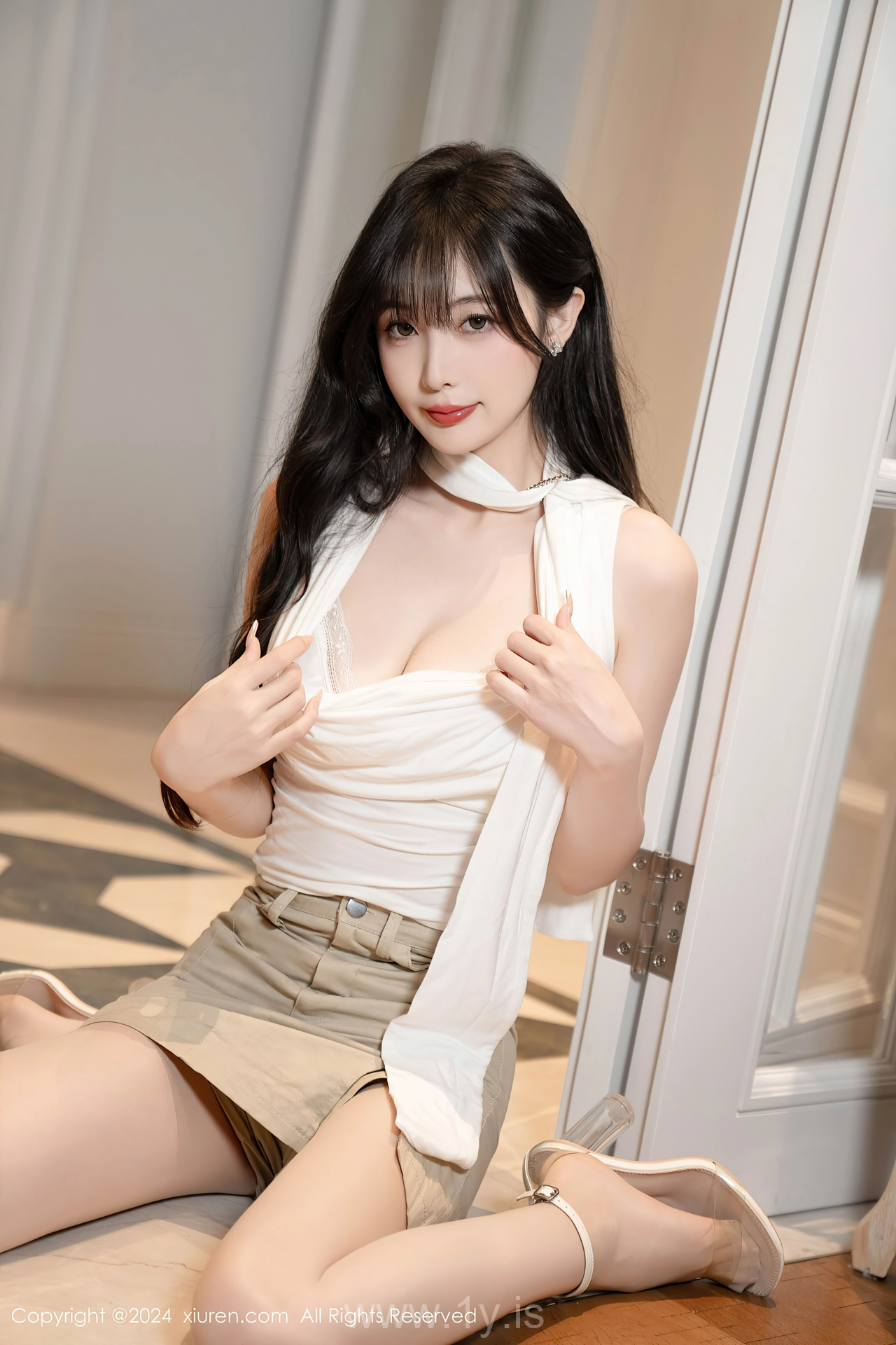 XIUREN(秀人网) No.8849 Pretty & Mesmerizing Chinese Chick 林星阑