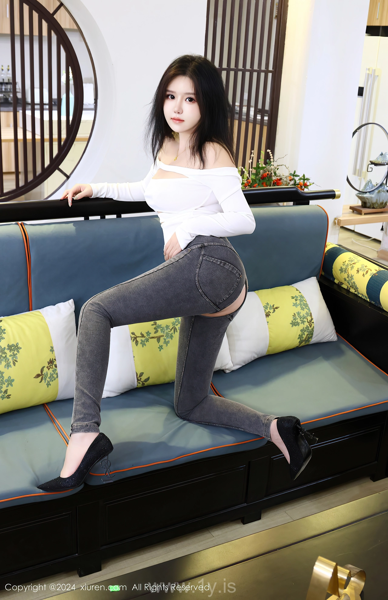 XIUREN(秀人网) No.8853 Gorgeous & Good-looking Asian Beauty Queen 小薯条nienie