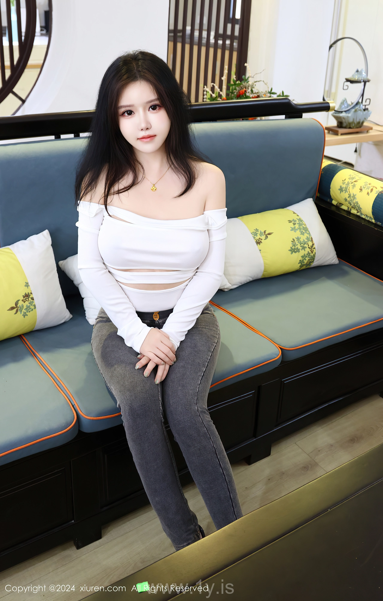 XIUREN(秀人网) No.8853 Gorgeous & Good-looking Asian Beauty Queen 小薯条nienie