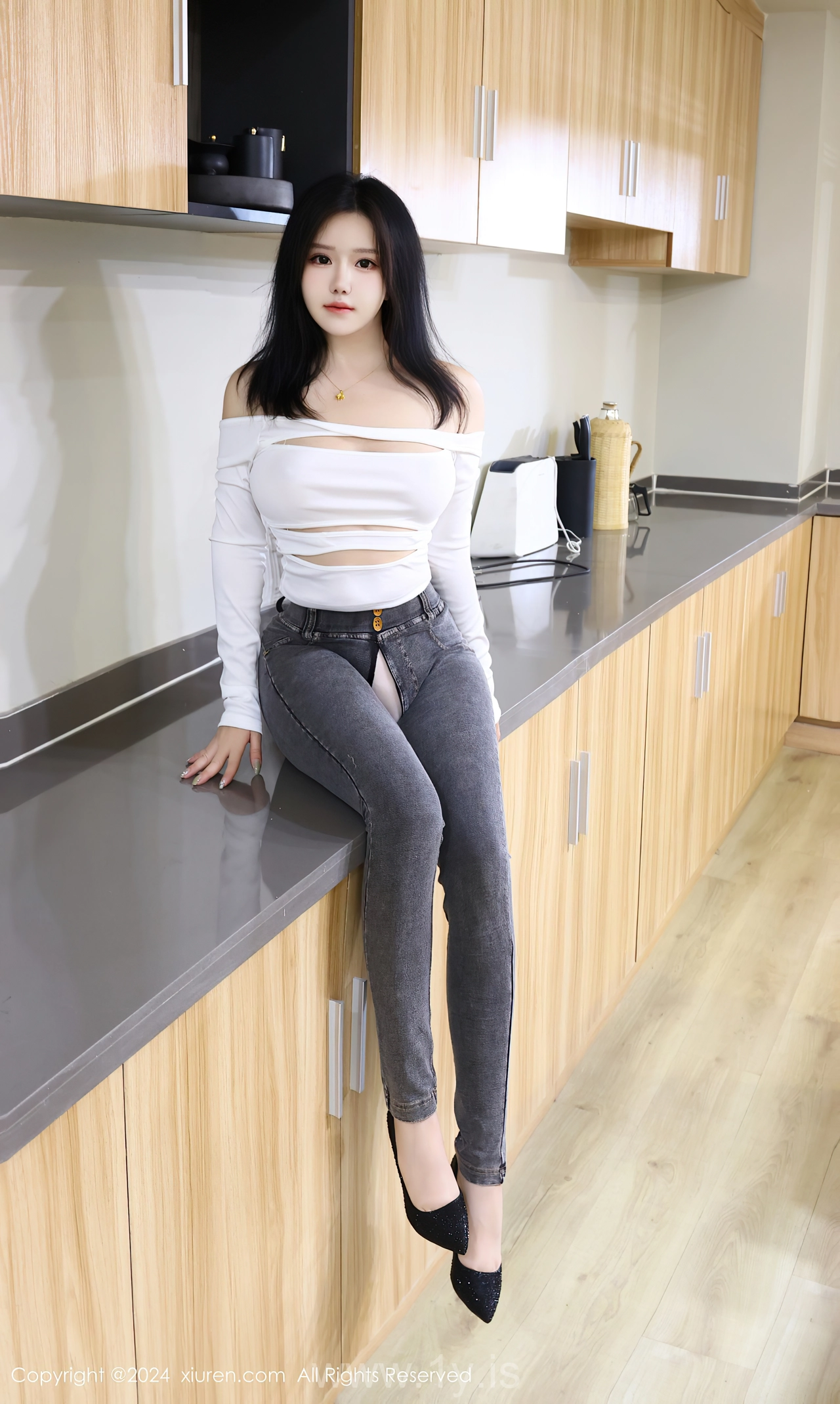 XIUREN(秀人网) No.8853 Gorgeous & Good-looking Asian Beauty Queen 小薯条nienie